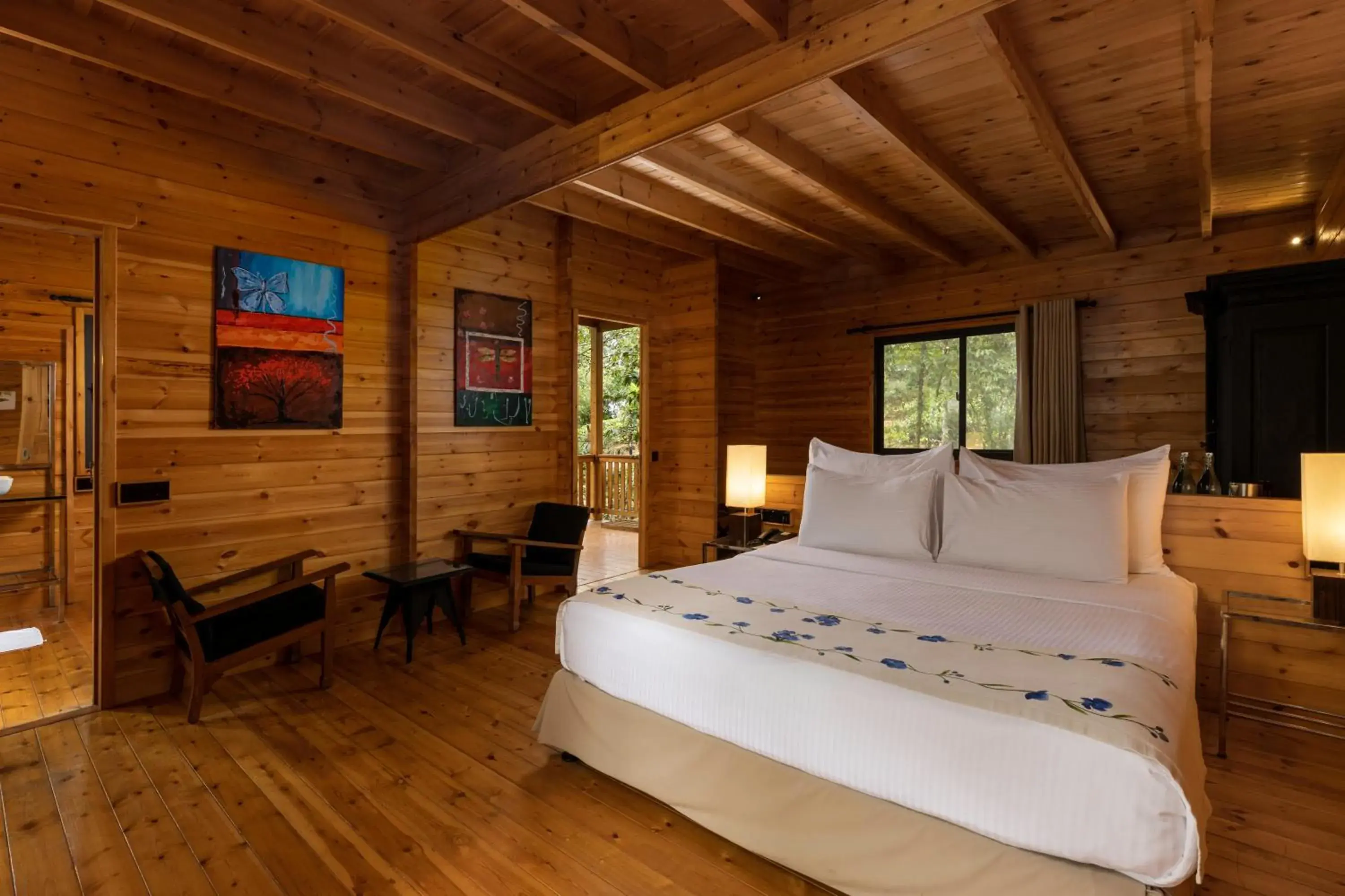 Bedroom, Bed in Mountbatten Bungalow