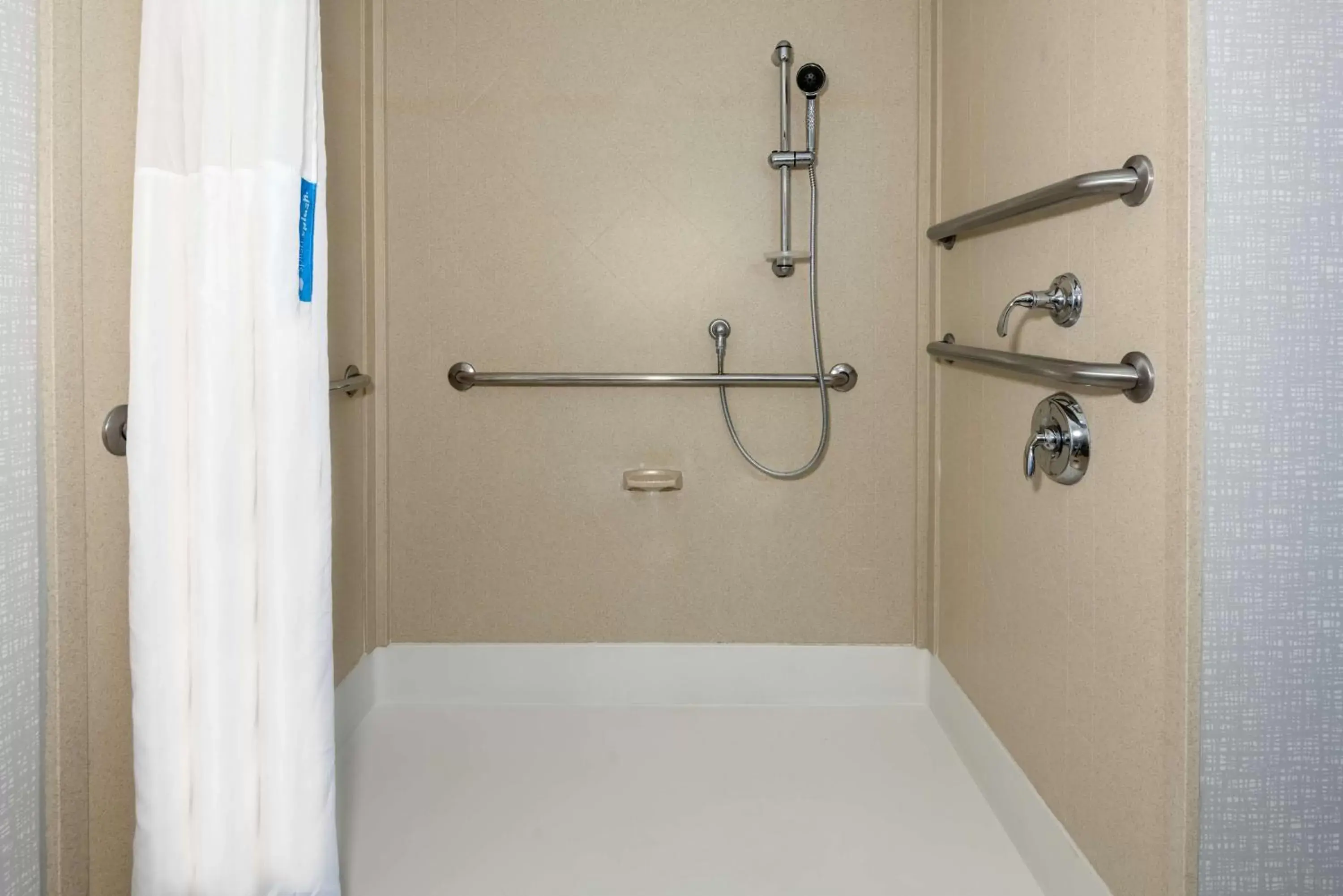 Bathroom in Hampton Inn & Suites Winston-Salem/University Area