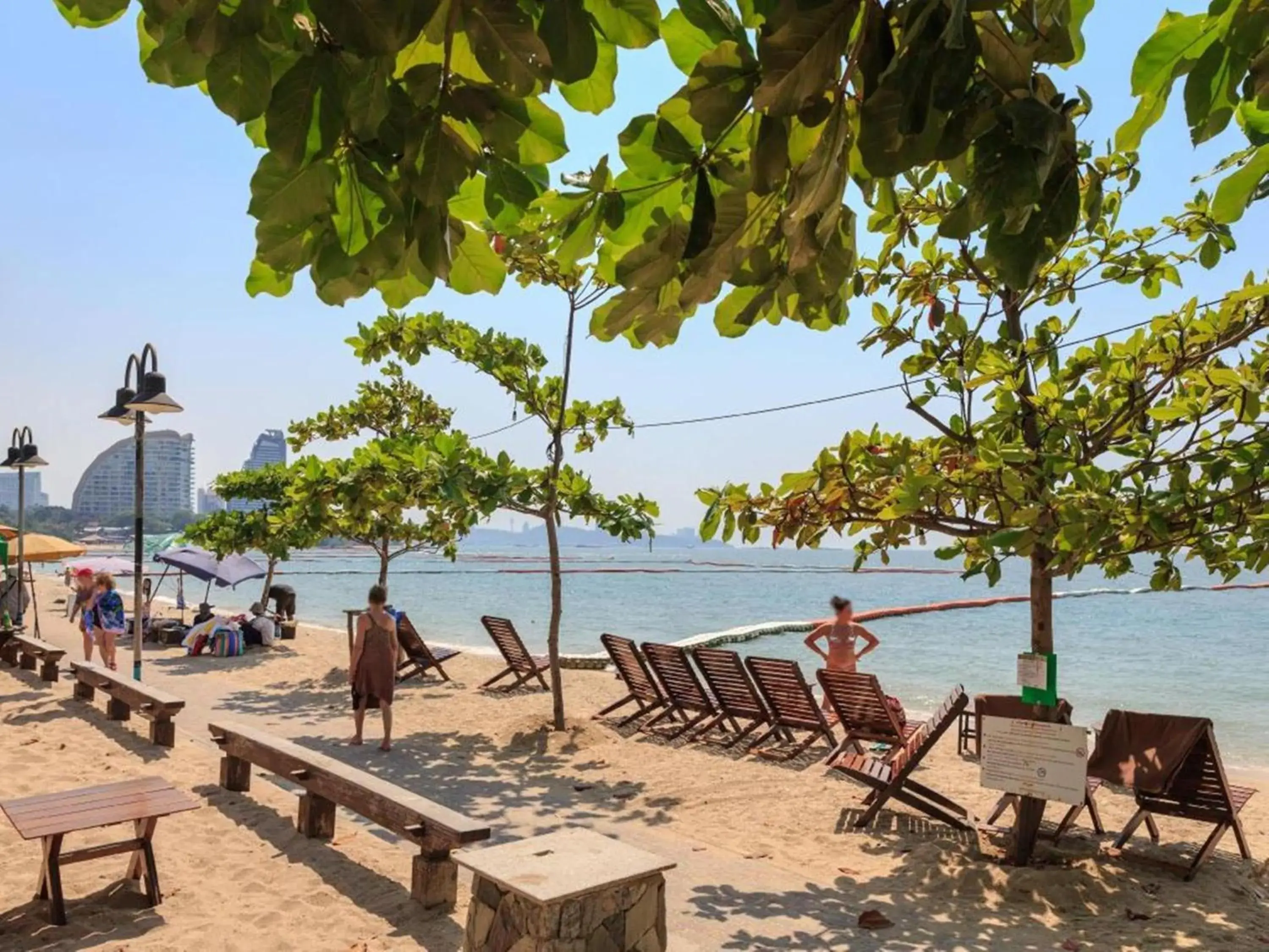 Beach in Long Beach Garden Hotel & Pavilions