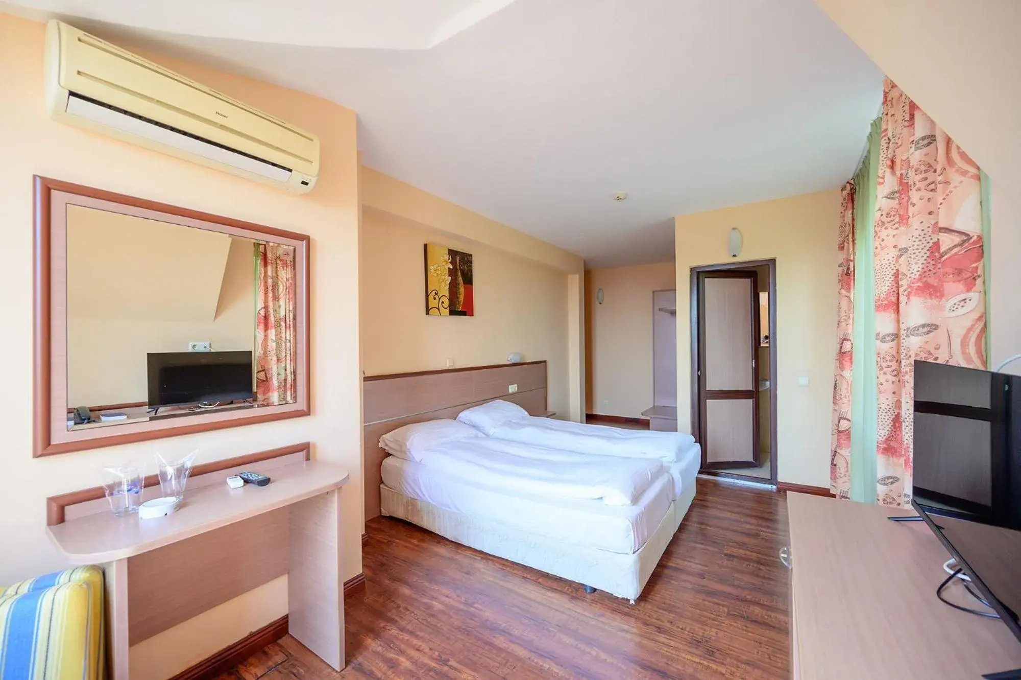 Bed in Royal Beach Bed in Royal Beach