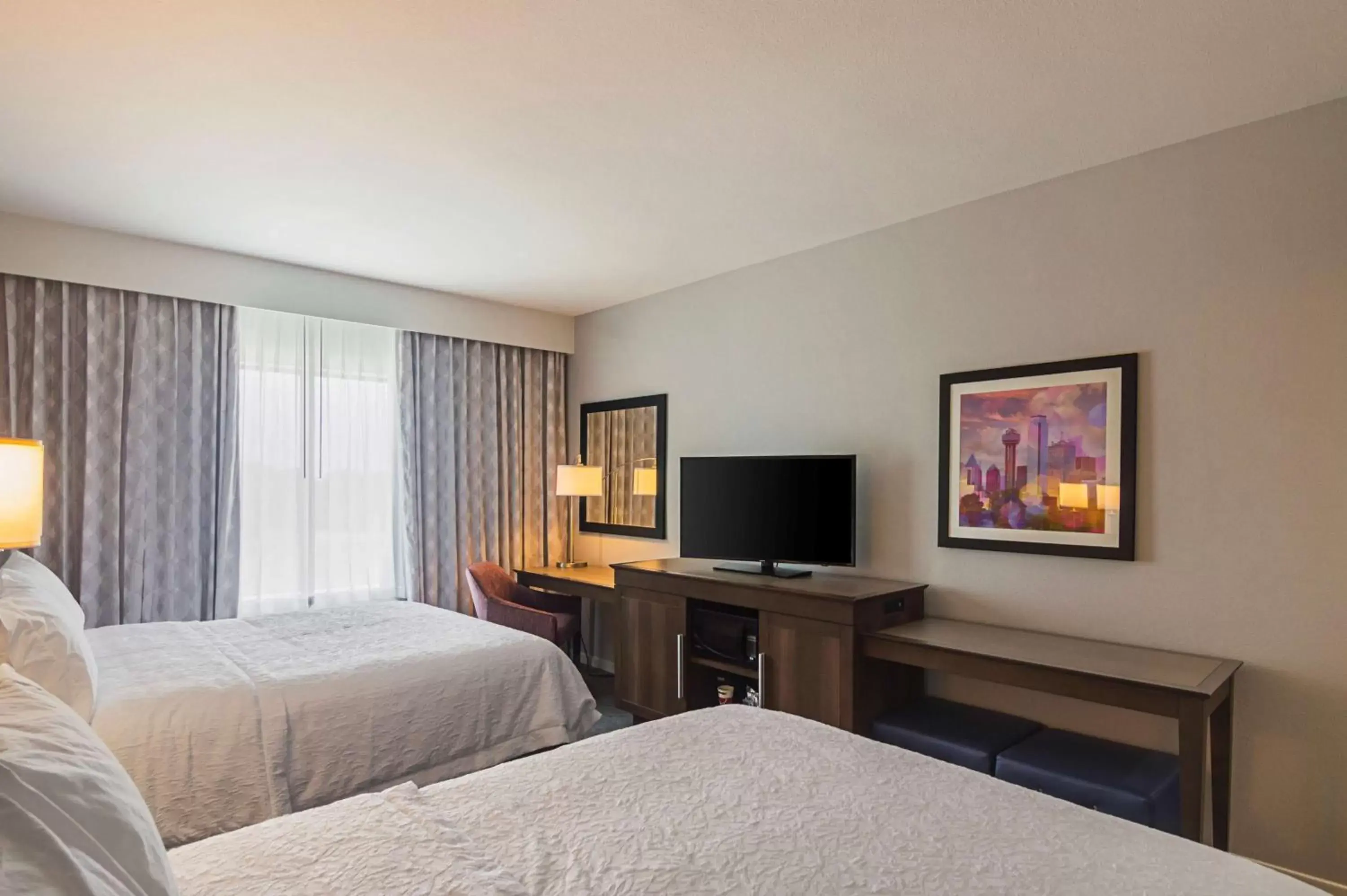 Bed in Hampton Inn & Suites-Dallas/Richardson