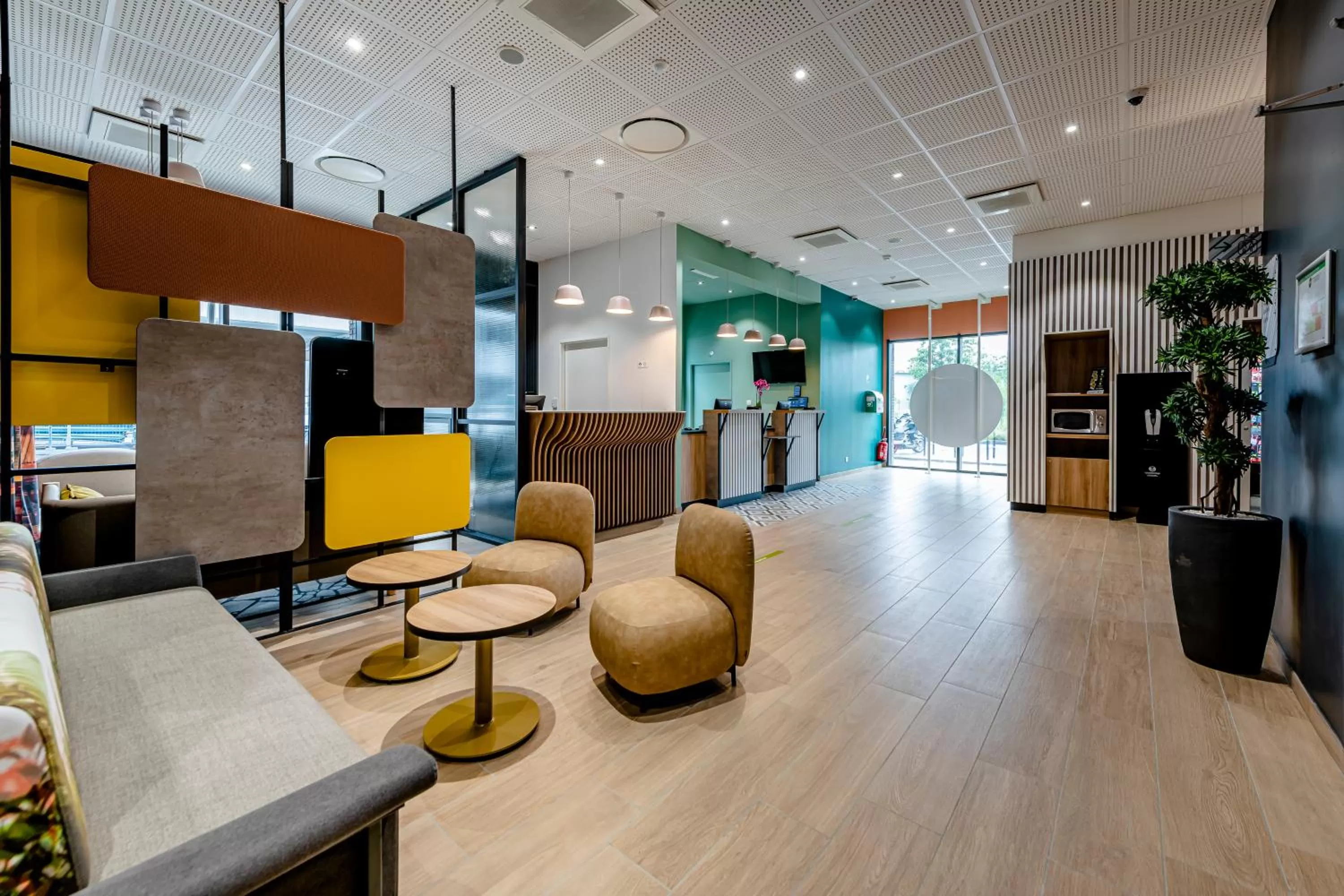 Lobby or reception in B&B HOTEL Bordeaux Bassins à flot