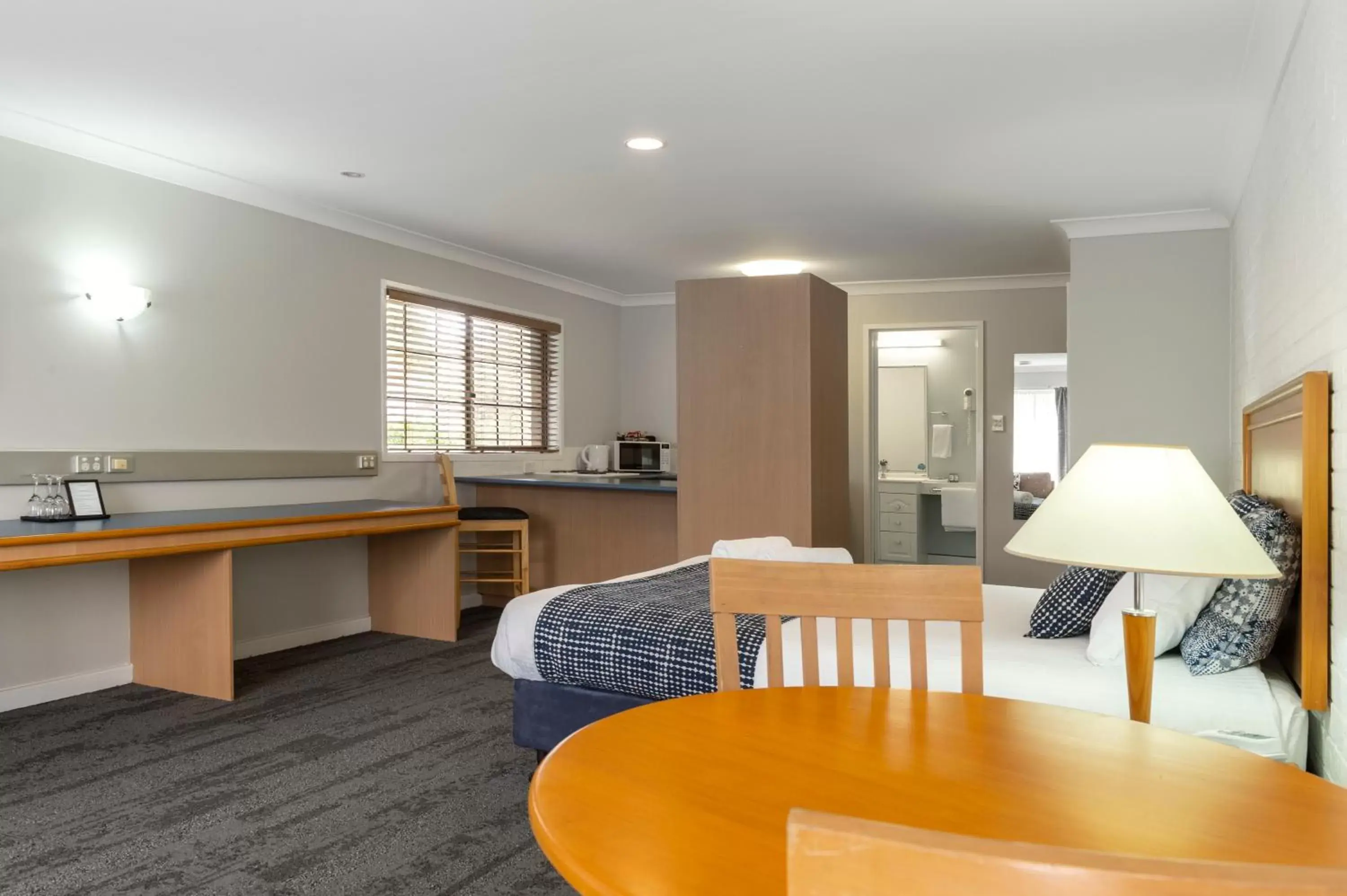 Photo of the whole room, Dining Area in Country Motel Ipswich