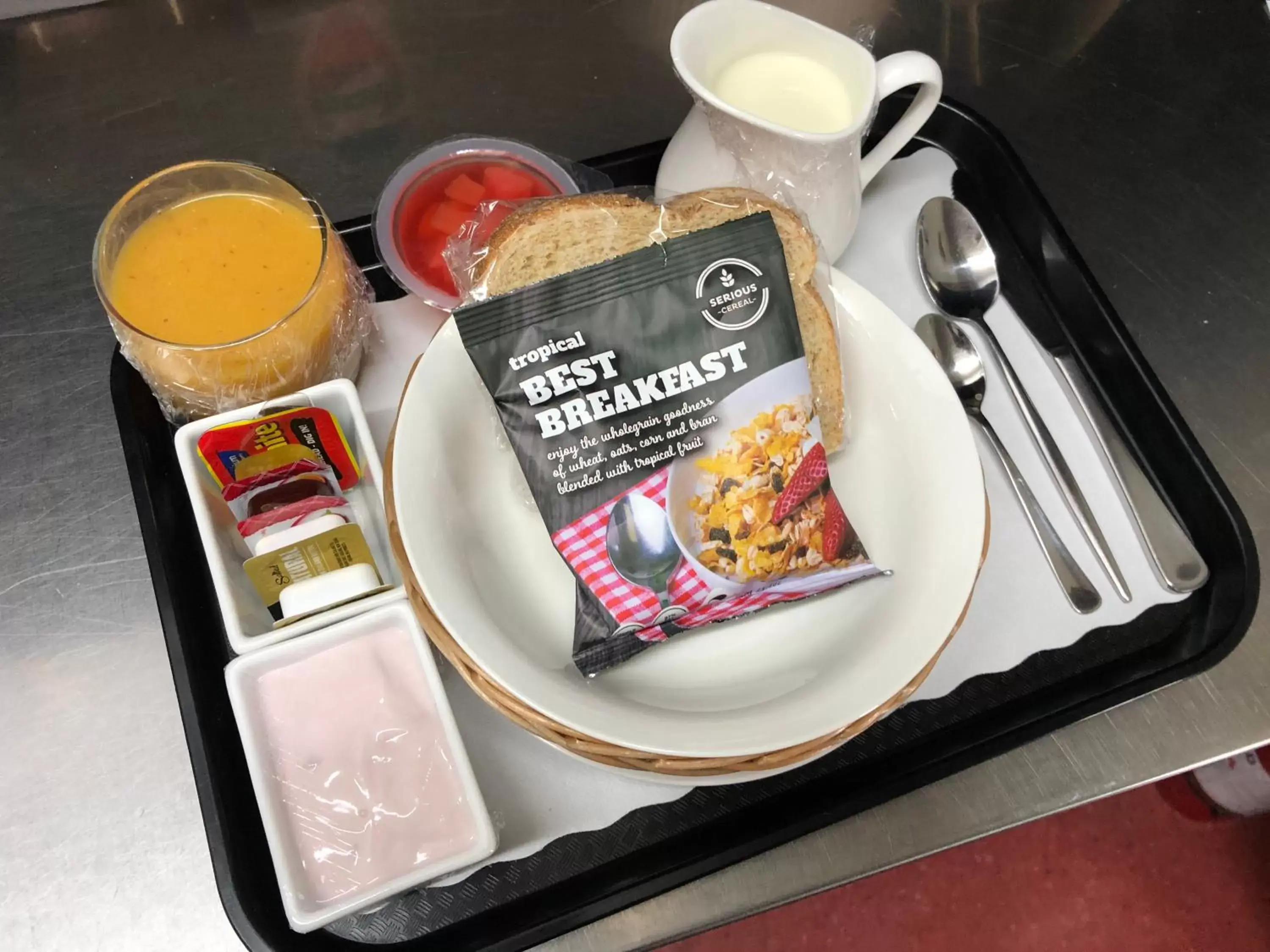 Continental breakfast in Arena Lodge