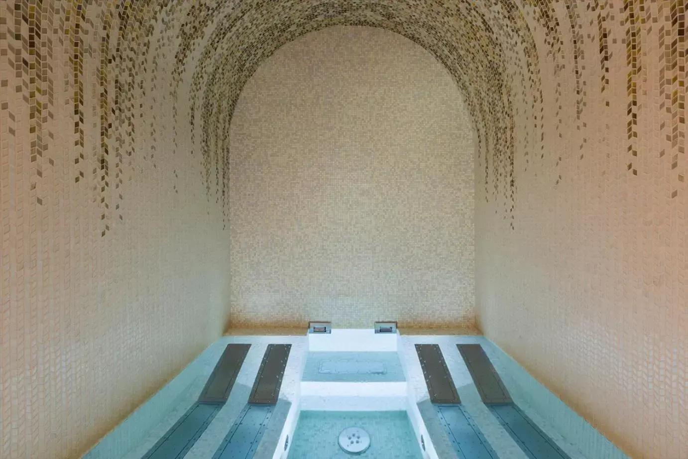 Hot Tub in Hôtel Keppler