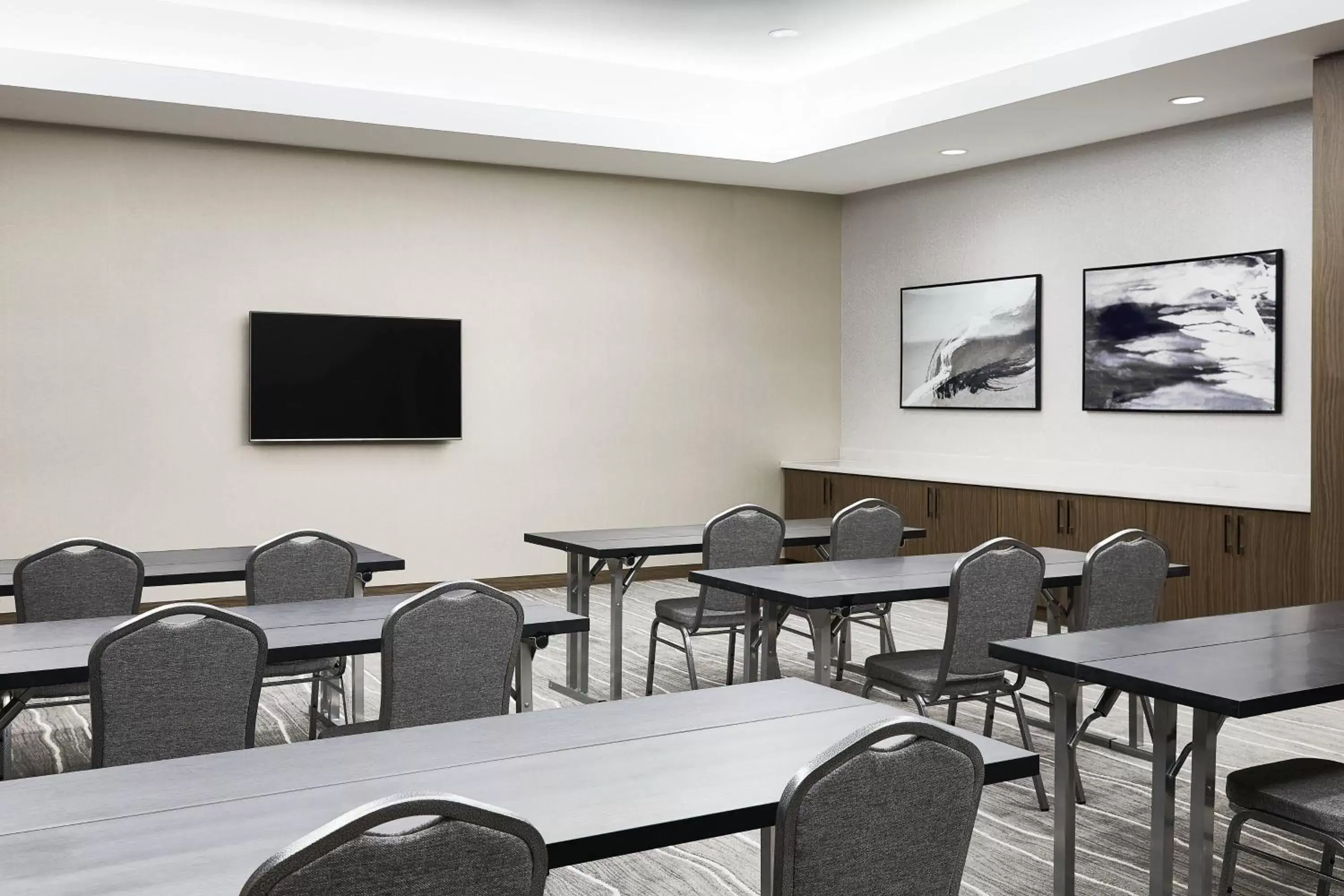 Meeting/conference room, Restaurant/Places to Eat in AC Hotel By Marriott Dallas By The Galleria