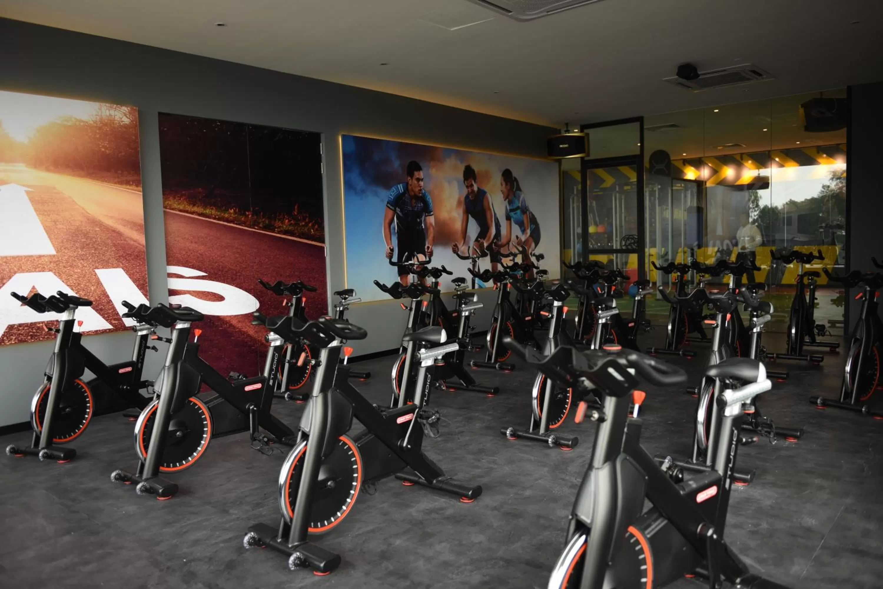 Fitness centre/facilities in Vangohh Eminent Hotel & Spa