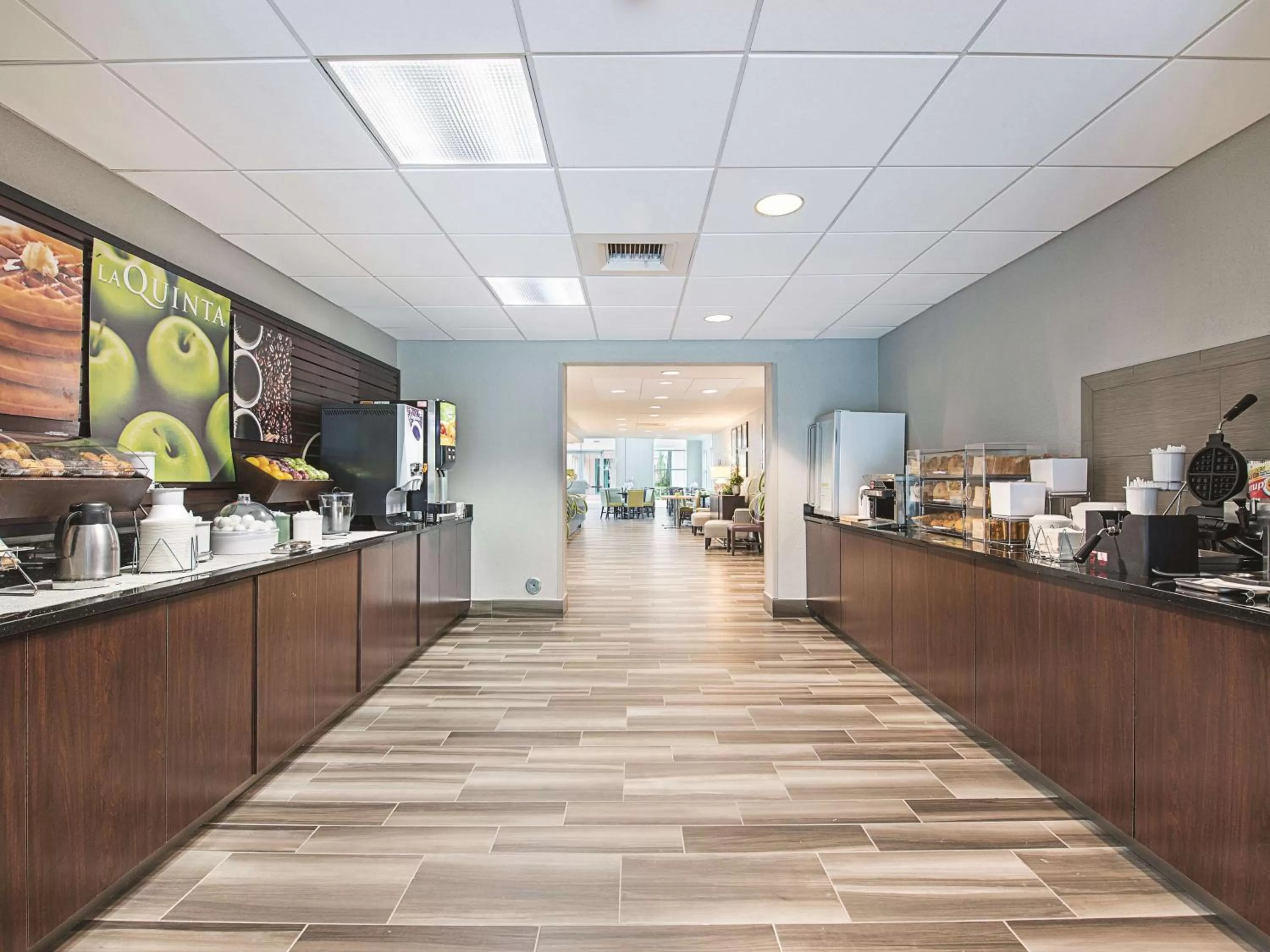 Restaurant/places to eat in La Quinta by Wyndham Plantation at SW 6th St