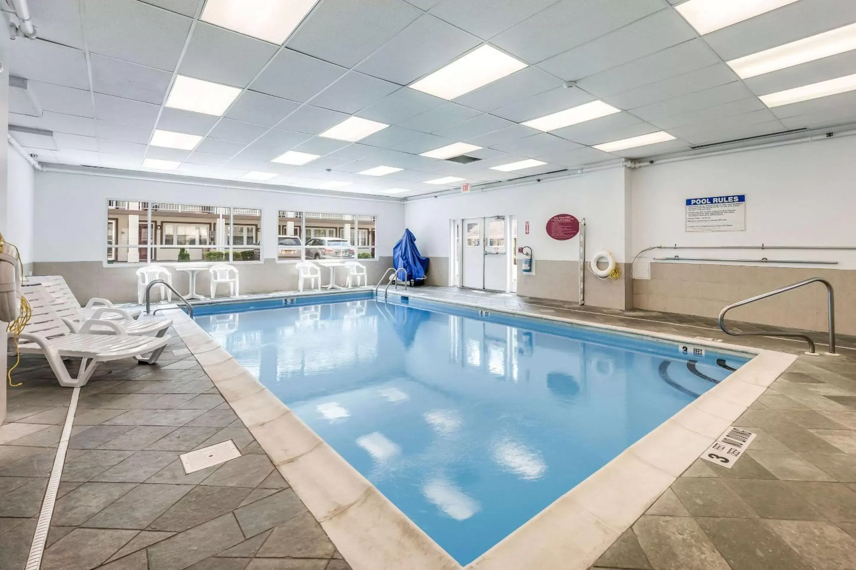 Activities, Swimming Pool in Quality Inn Poughkeepsie