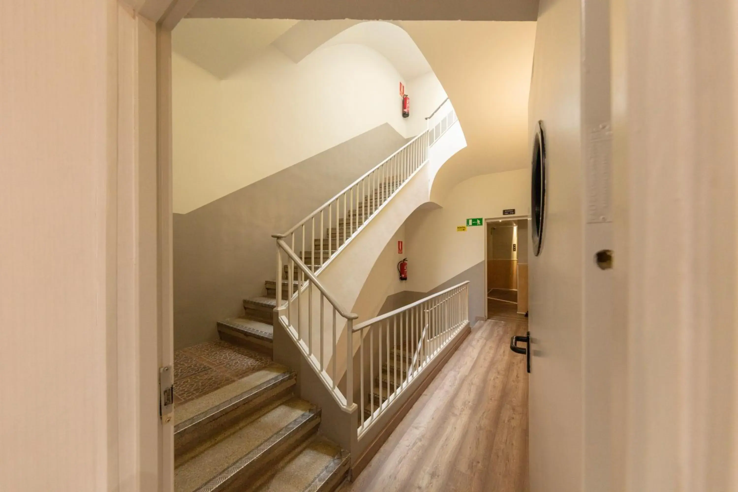 Property building in Standbyme Ramblas Property building in Standbyme Ramblas
