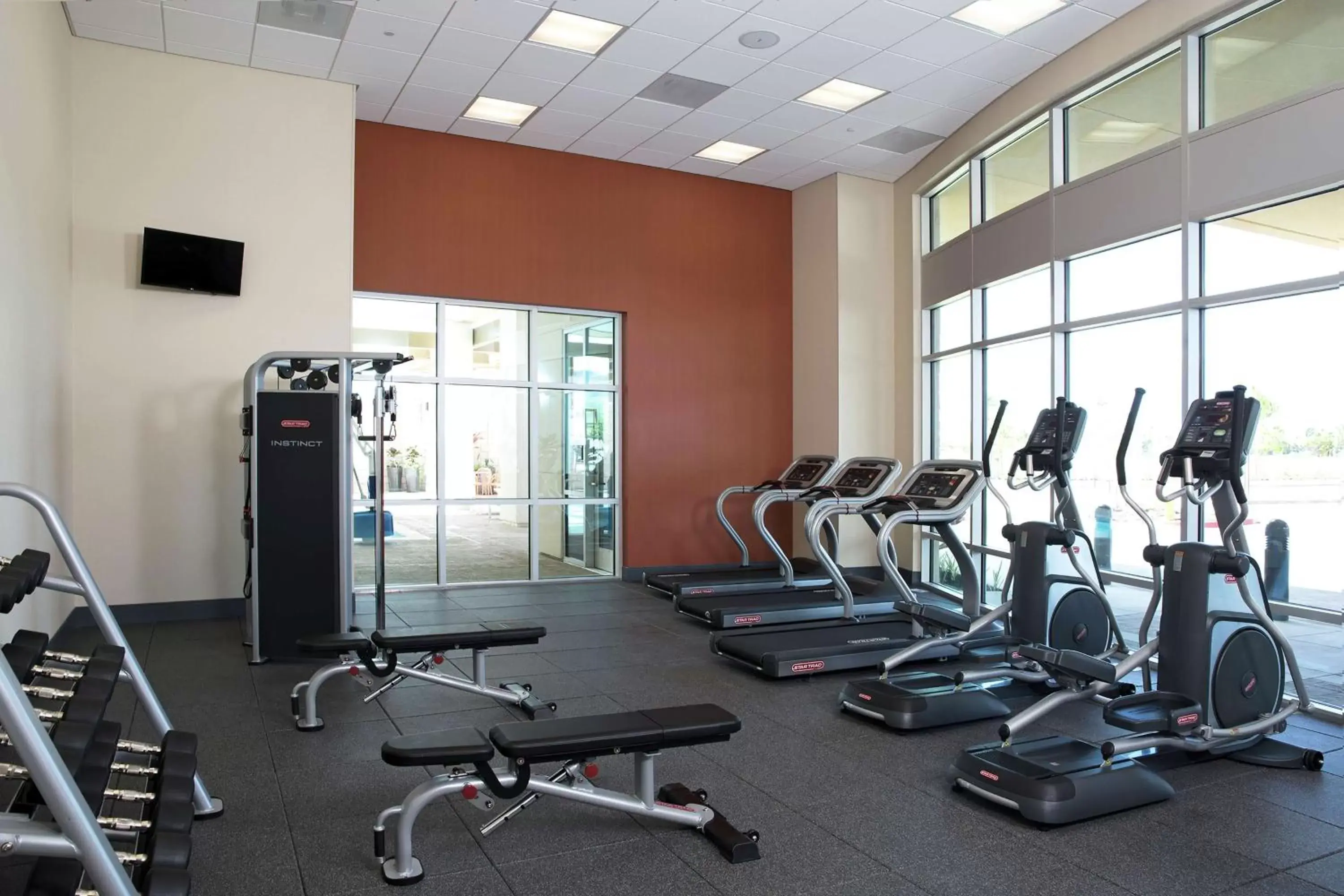 Fitness centre/facilities, Fitness Center/Facilities in Hampton Inn & Suites Oahu/Kapolei, HI - FREE Breakfast