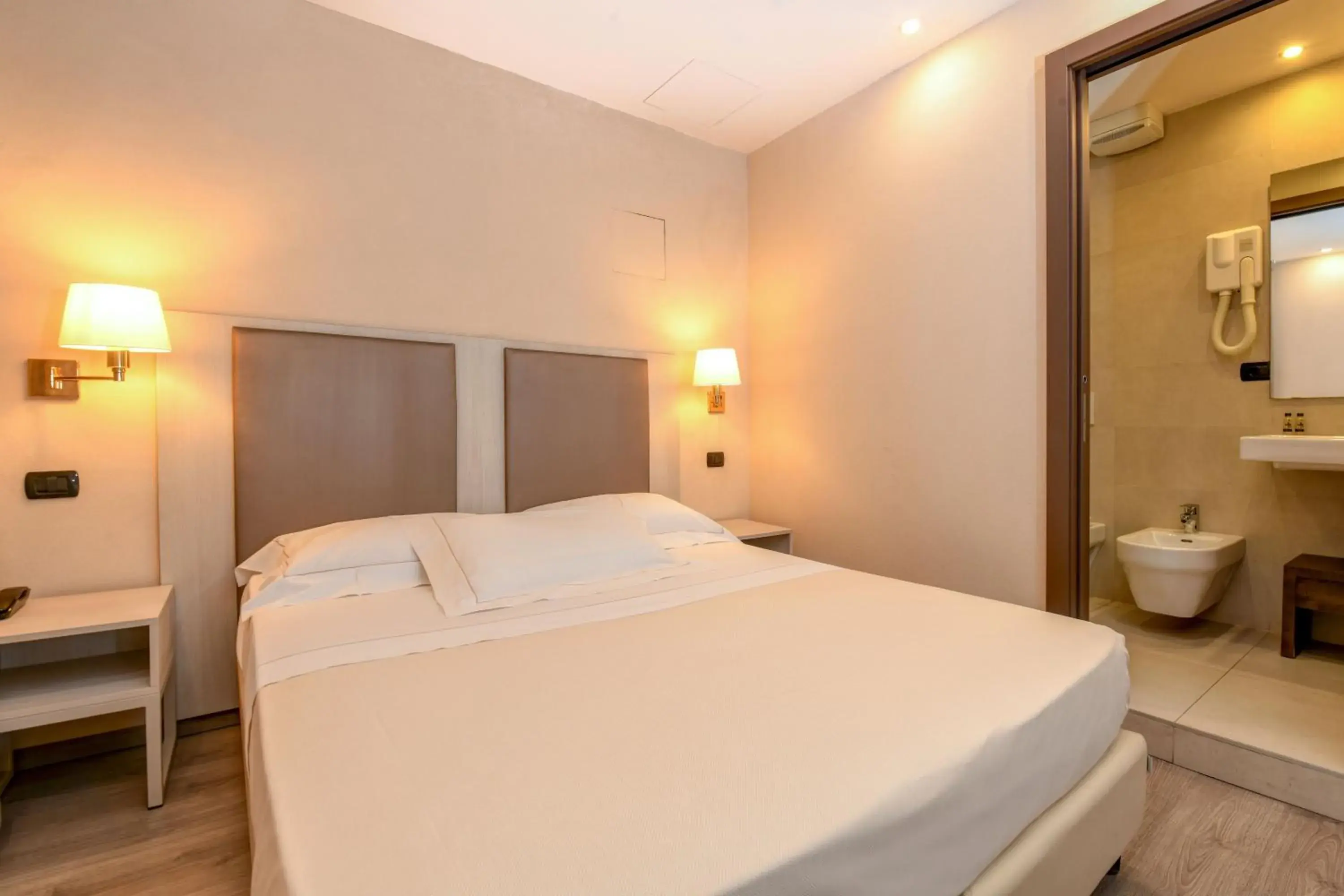 Bed in Hotel Tripoli