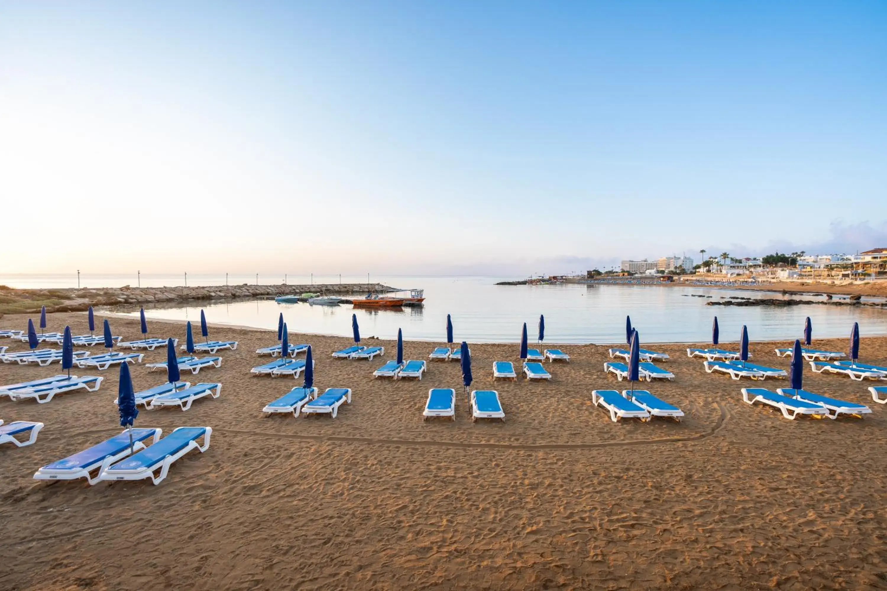 Beach in Golden Coast Beach Hotel