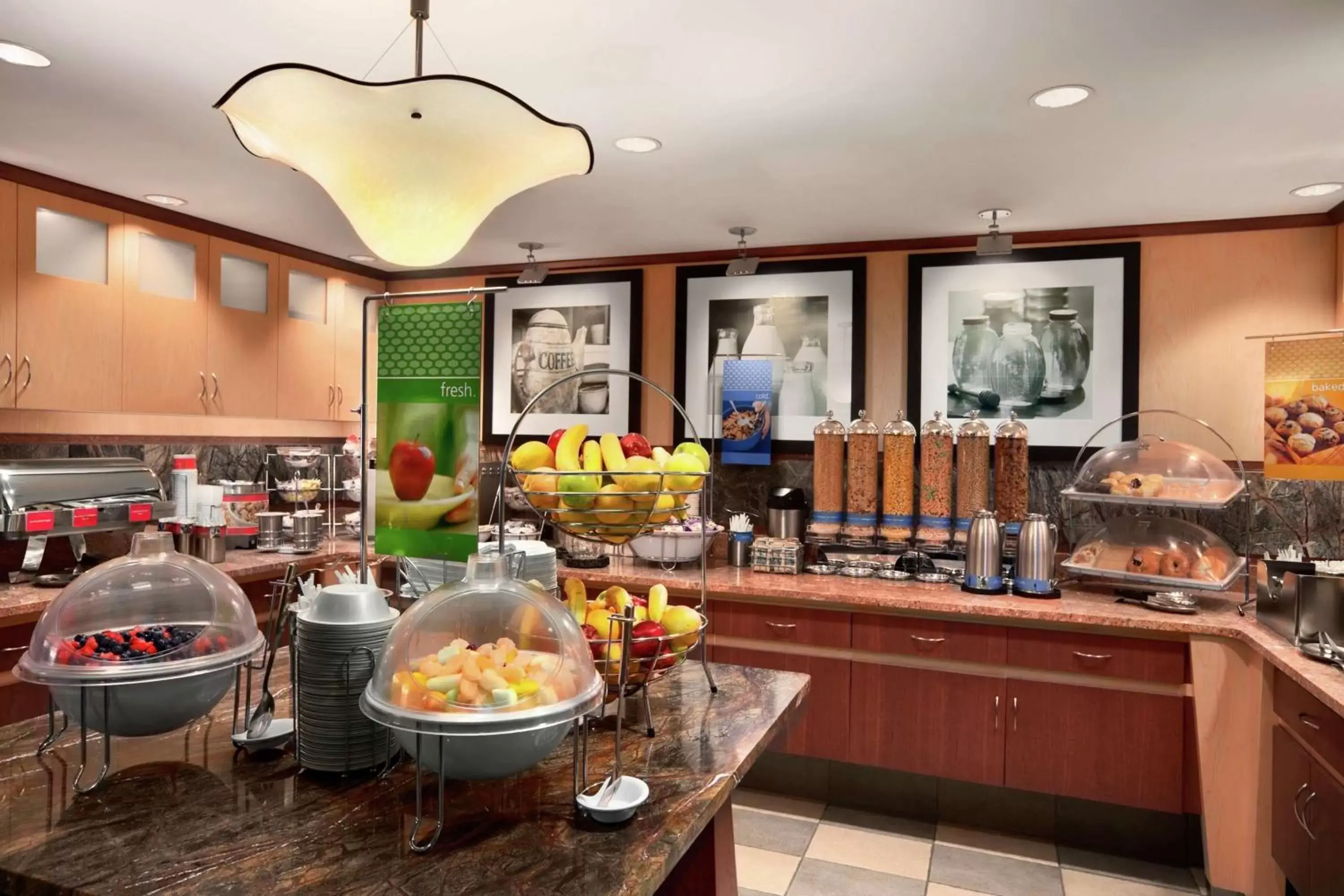 Breakfast, Restaurant/Places to Eat in Hampton Inn - York