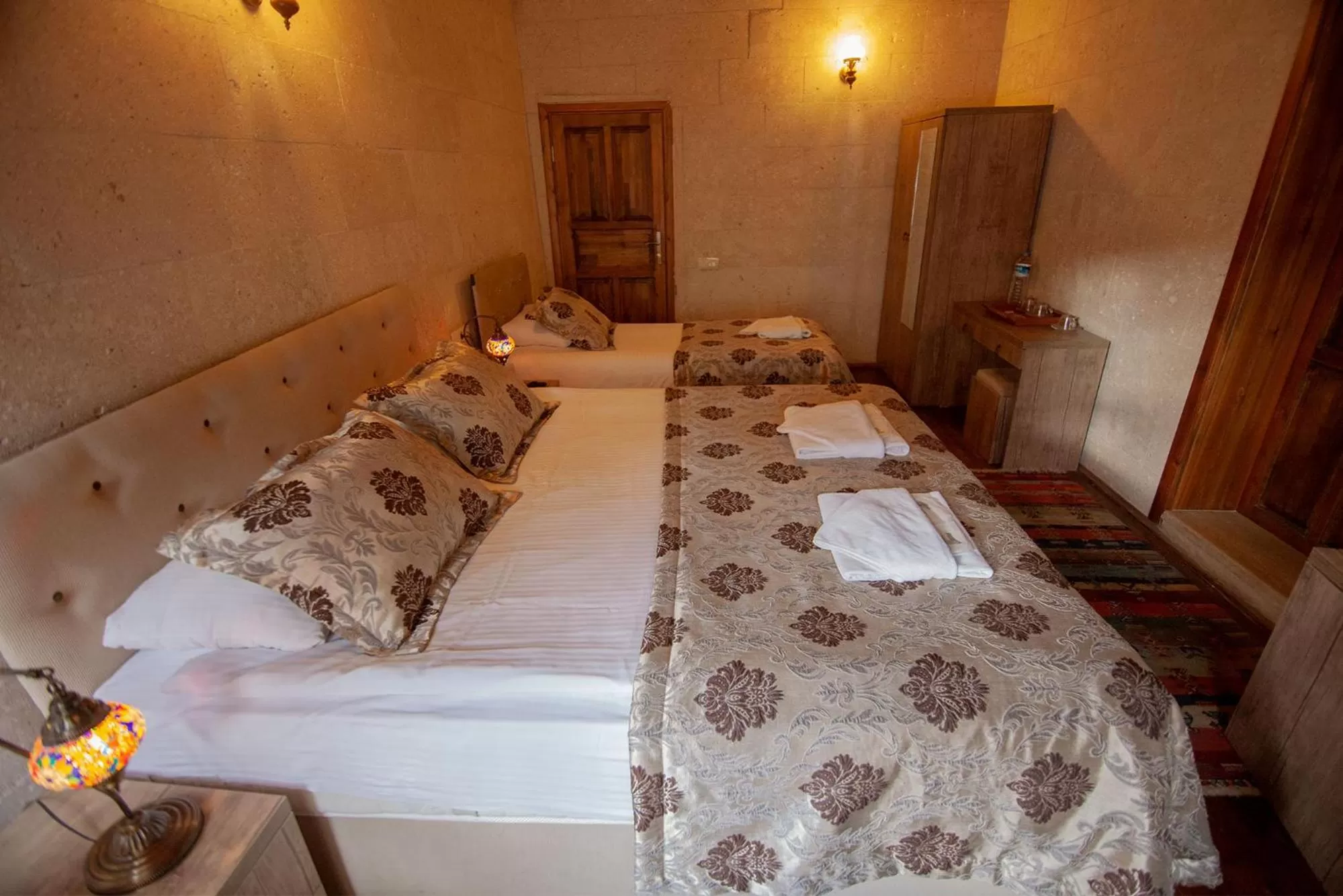 Photo of the whole room, Bed in Diamond of Cappadocia