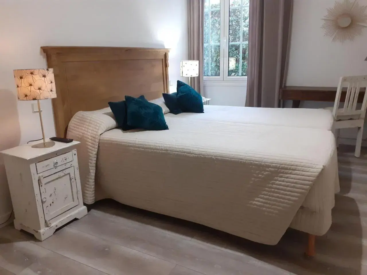 Bedroom, Bed in Hôtel Beau Site - Cap d'Antibes