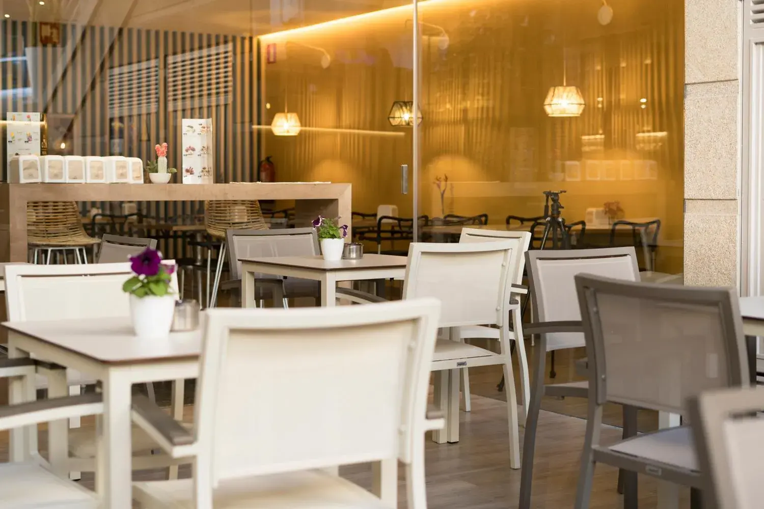 Restaurant/Places to Eat in Hotel Sercotel Tres Luces