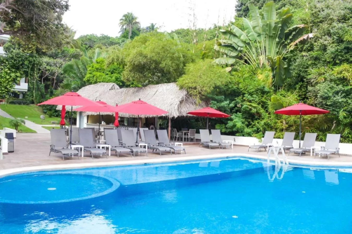 Swimming pool in Ysuri Sayulita - Beachfront Hotel