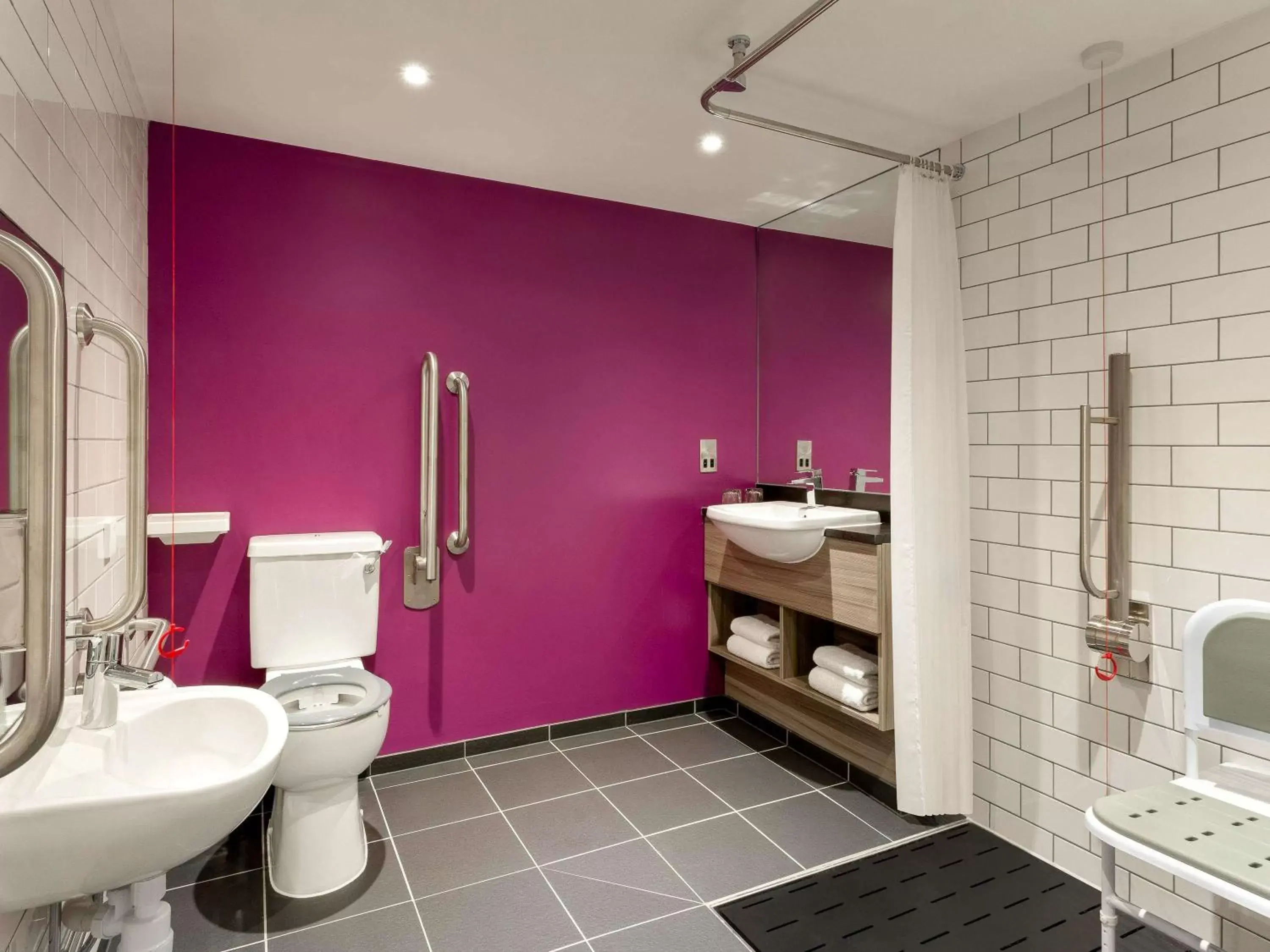 Shower, Bathroom in ibis Styles Glasgow Central