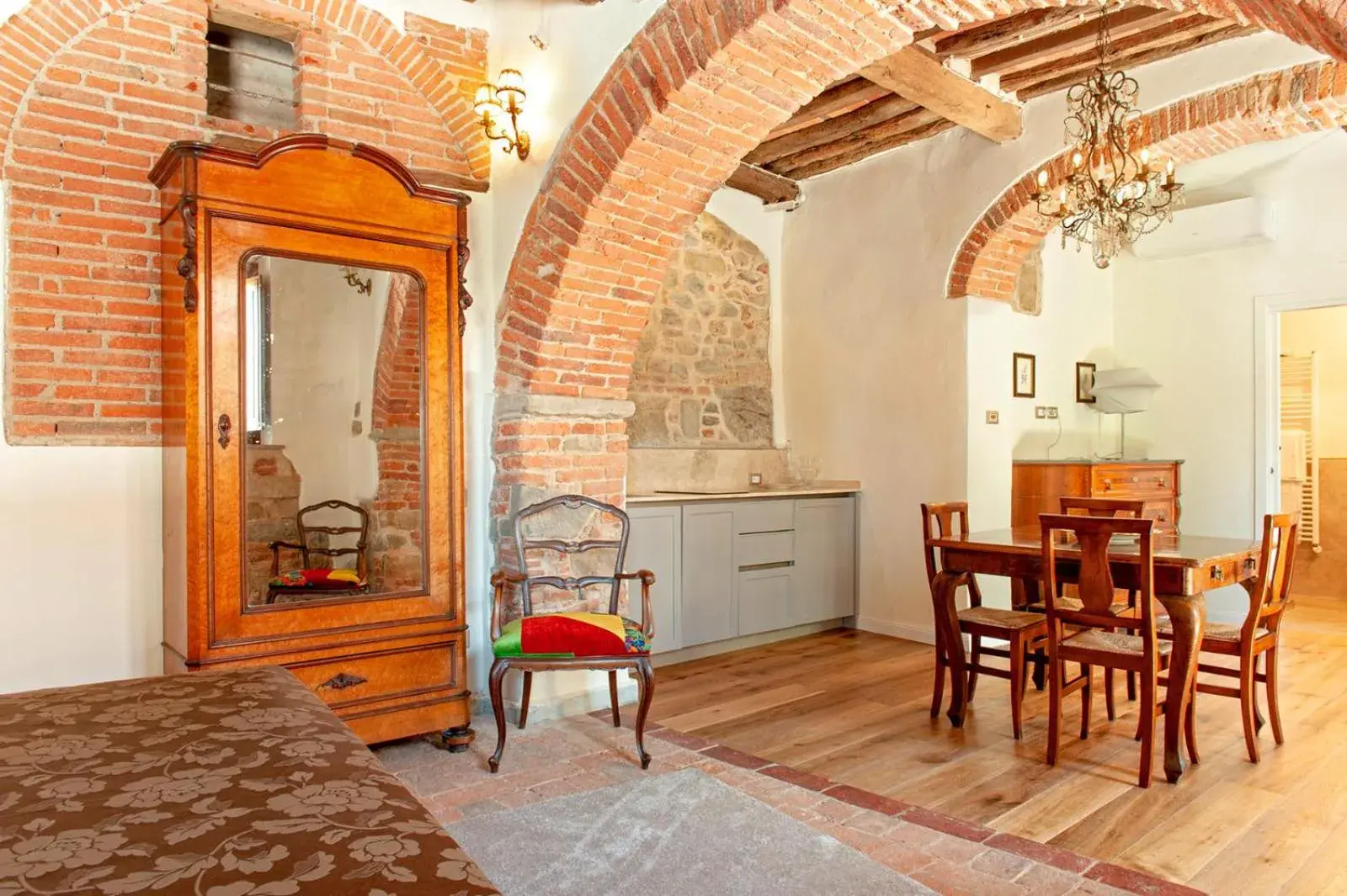 Living room, Dining Area in Hotel Villa Sermolli