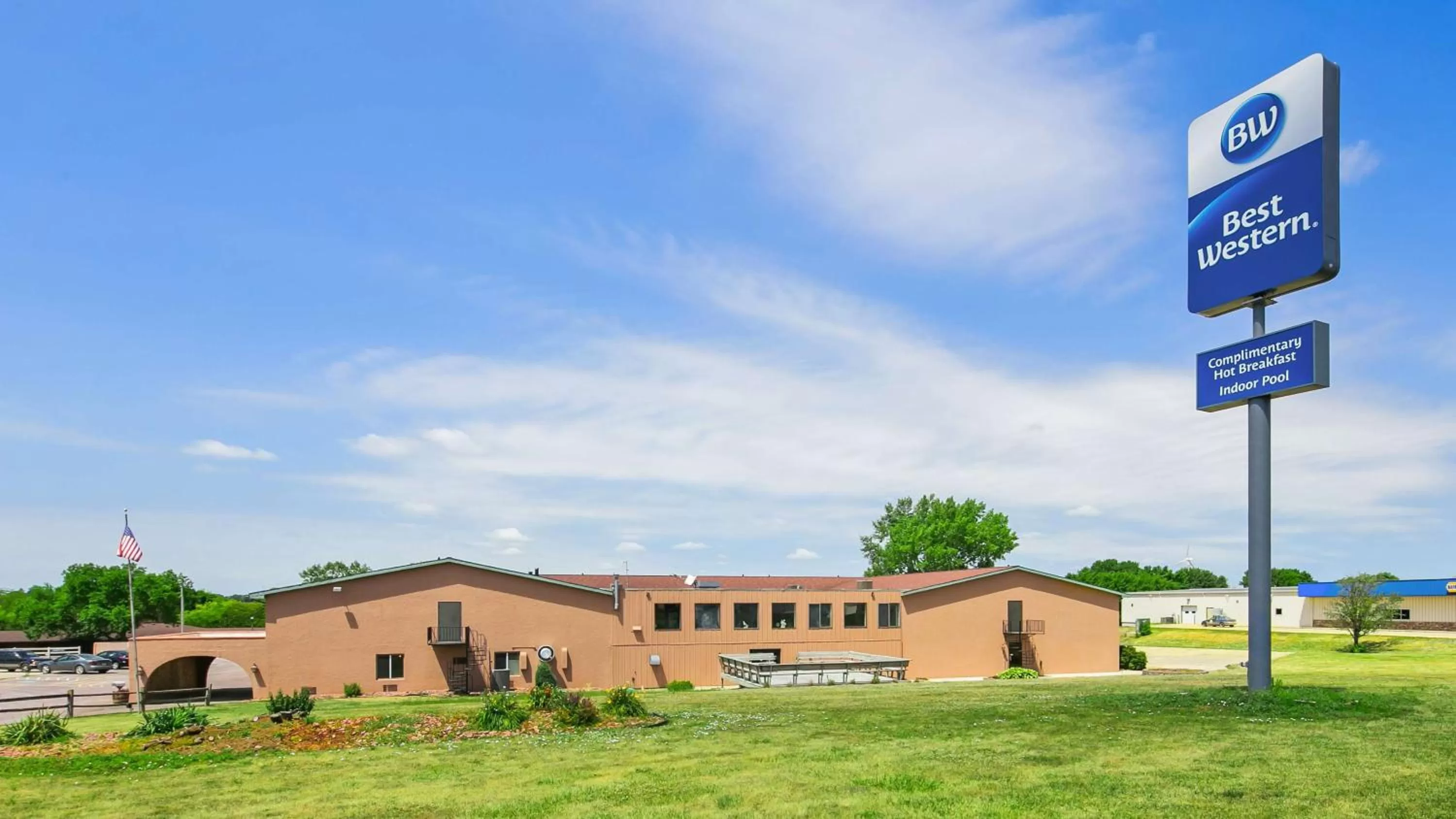 Property building in Best Western La Grande Hacienda