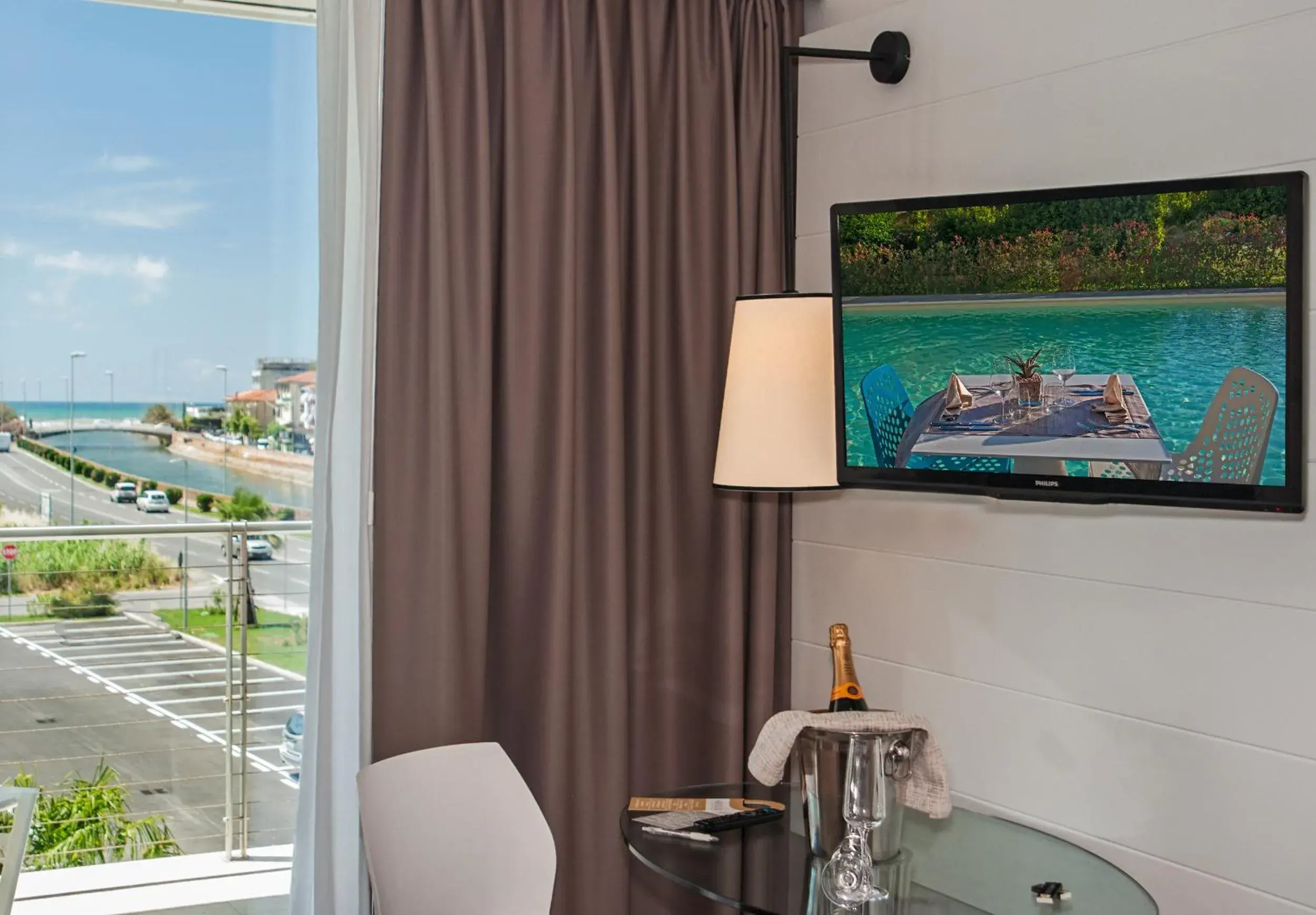 TV and multimedia, Pool View in Hotel Viareggio