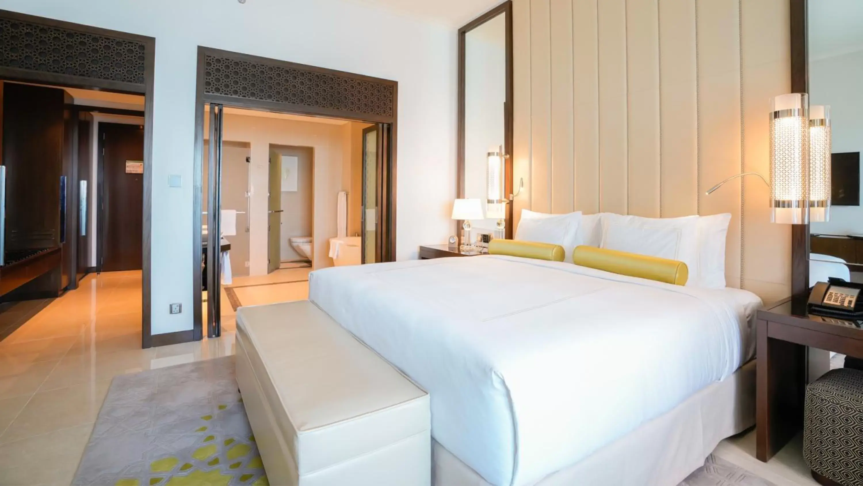 Bedroom, Bed in Rixos Marina Abu Dhabi