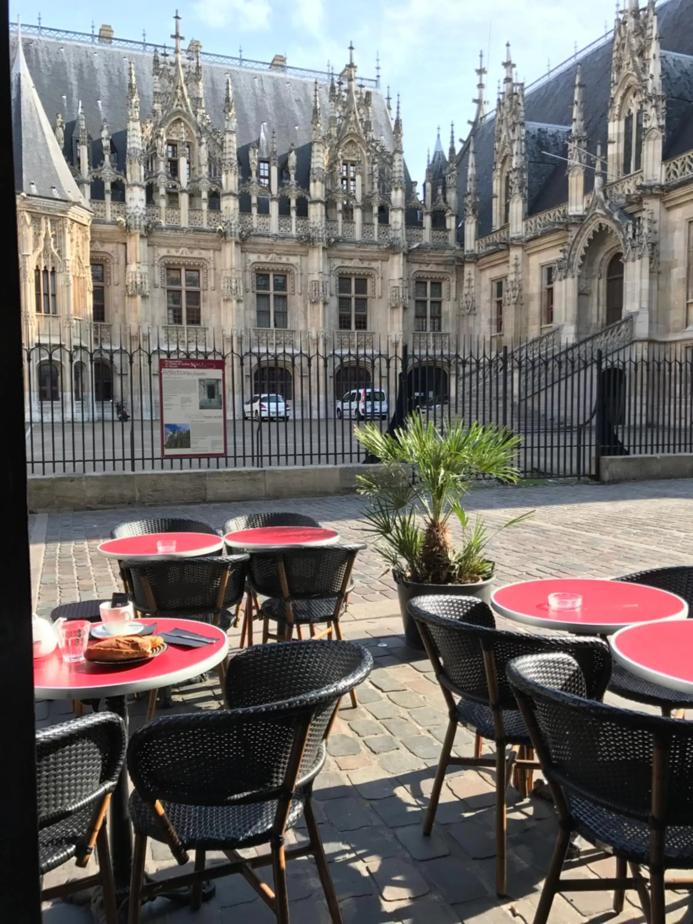 Balcony/Terrace in Les Initiés