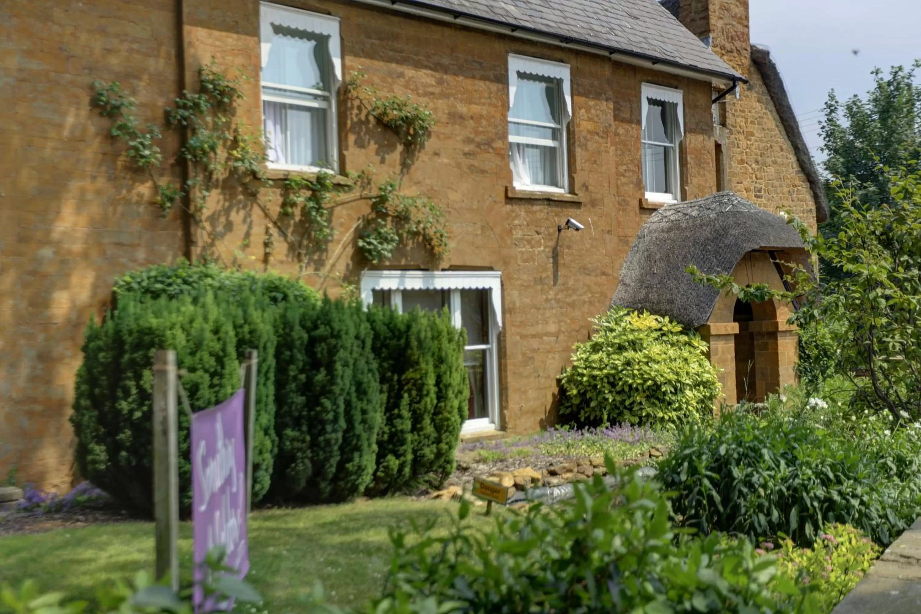 Property building in Banbury Wroxton House Hotel