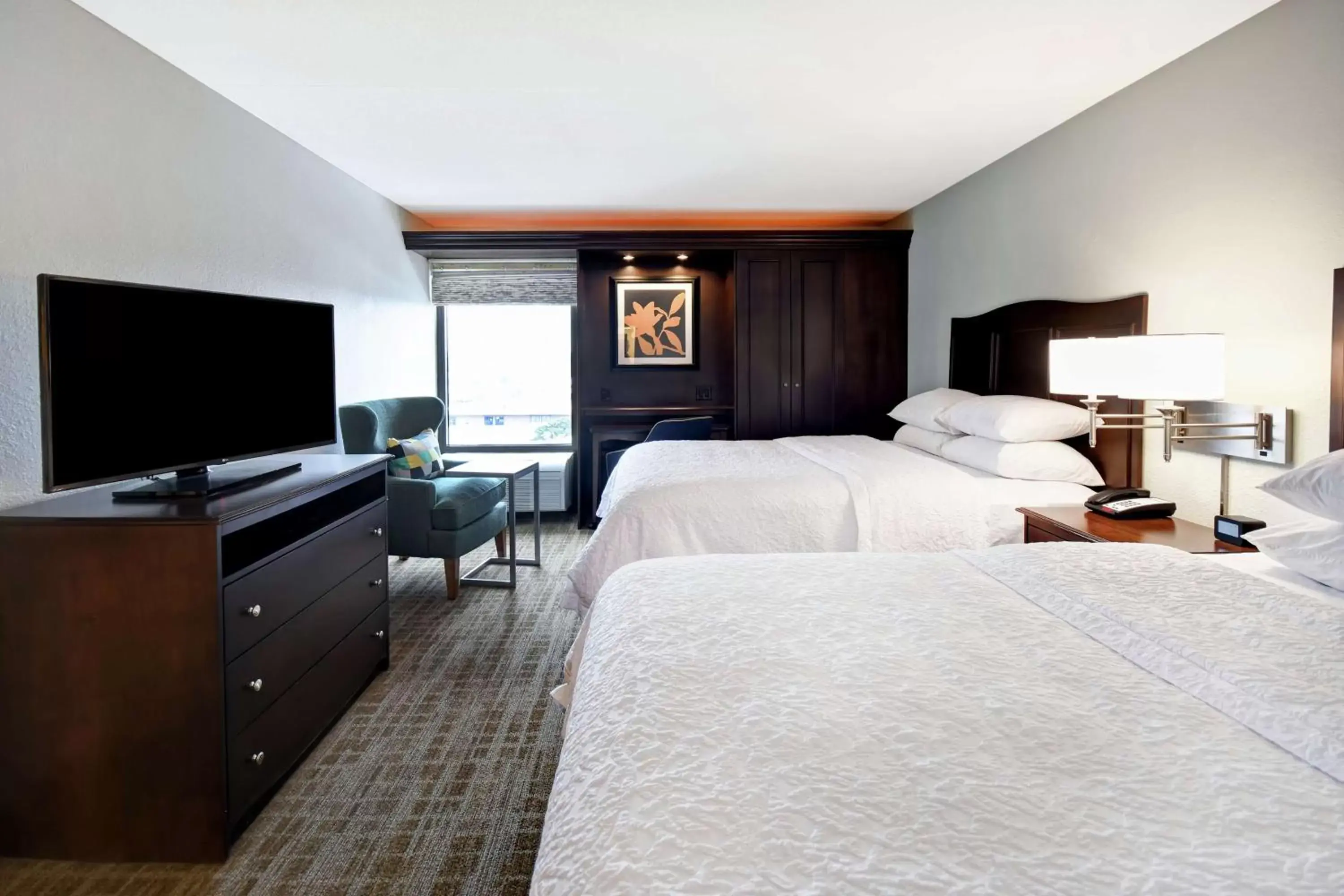 Bed in Hampton Inn Overland Park Bed in Hampton Inn Overland Park