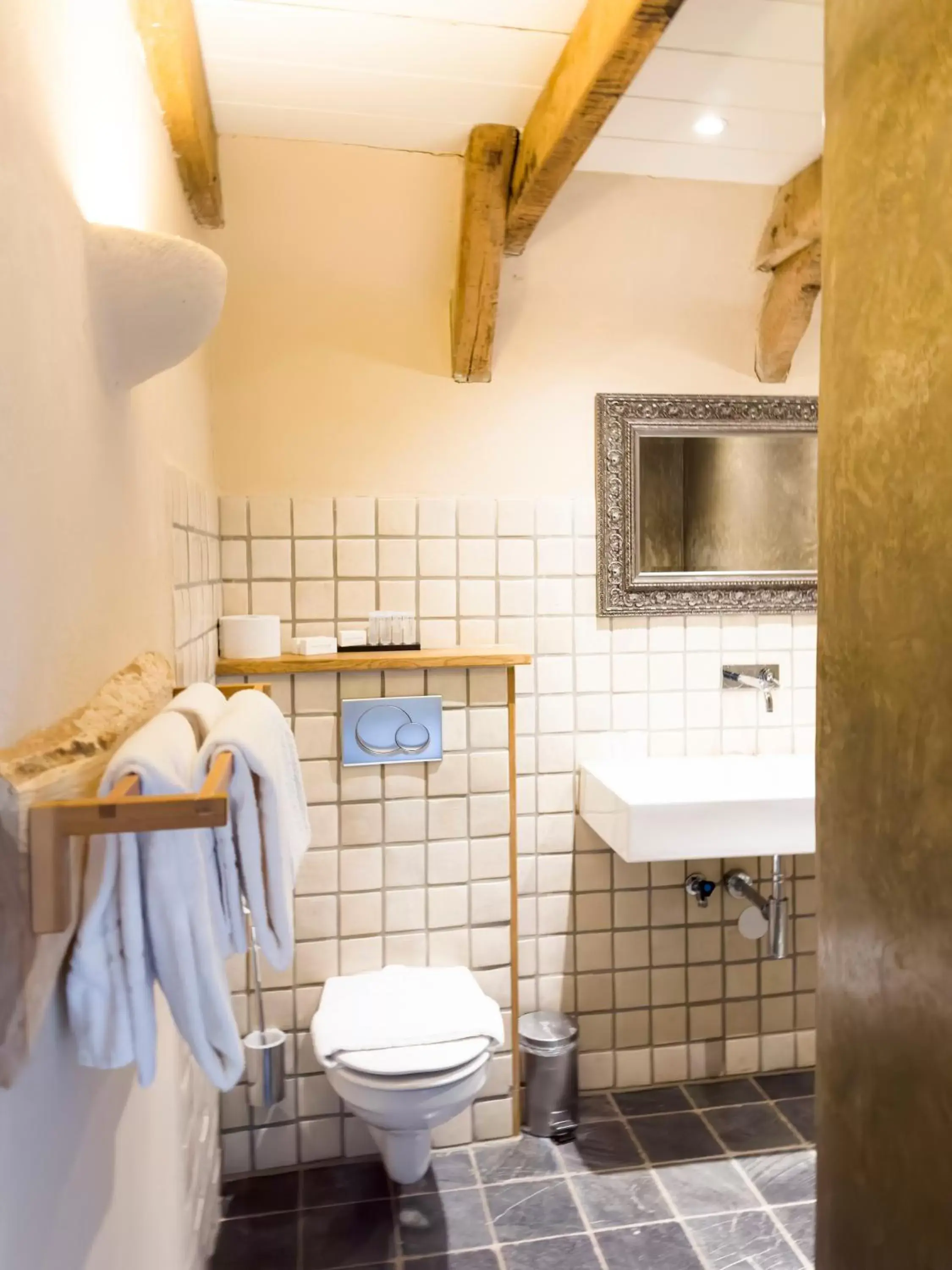 Bathroom in Herberg de Kemper