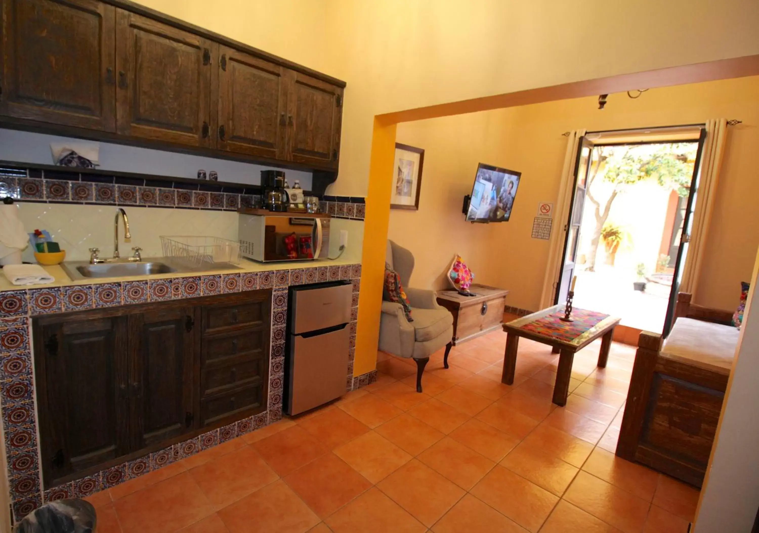 Photo of the whole room, Kitchen/Kitchenette in Casa Mia Suites