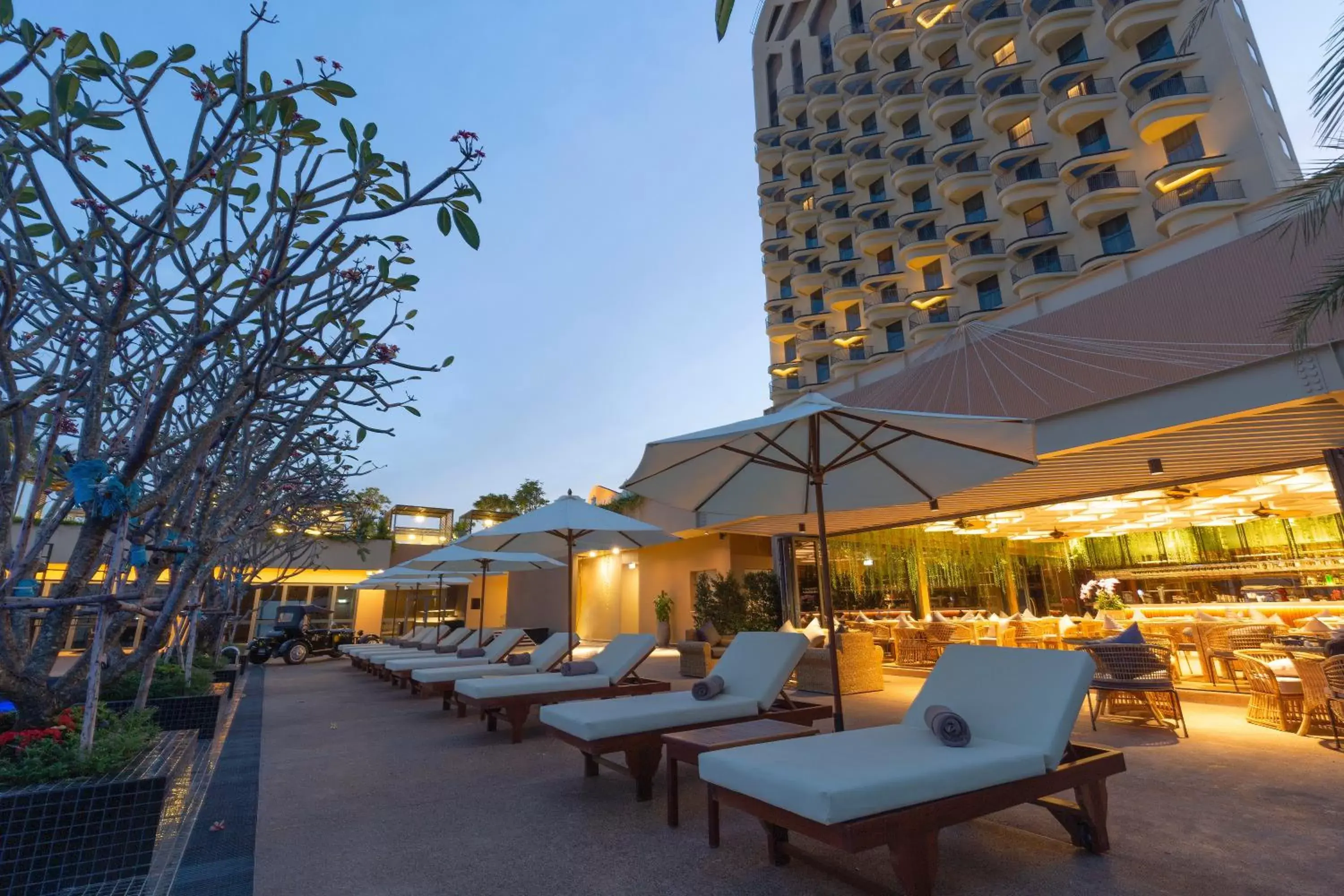 Property building in SUN & MOON, Riverside Hotel Property building in SUN & MOON, Riverside Hotel