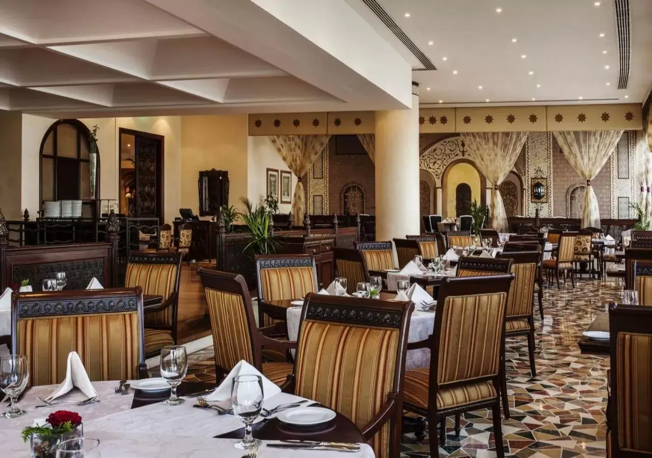 Restaurant/Places to Eat in Corniche Hotel Sharjah
