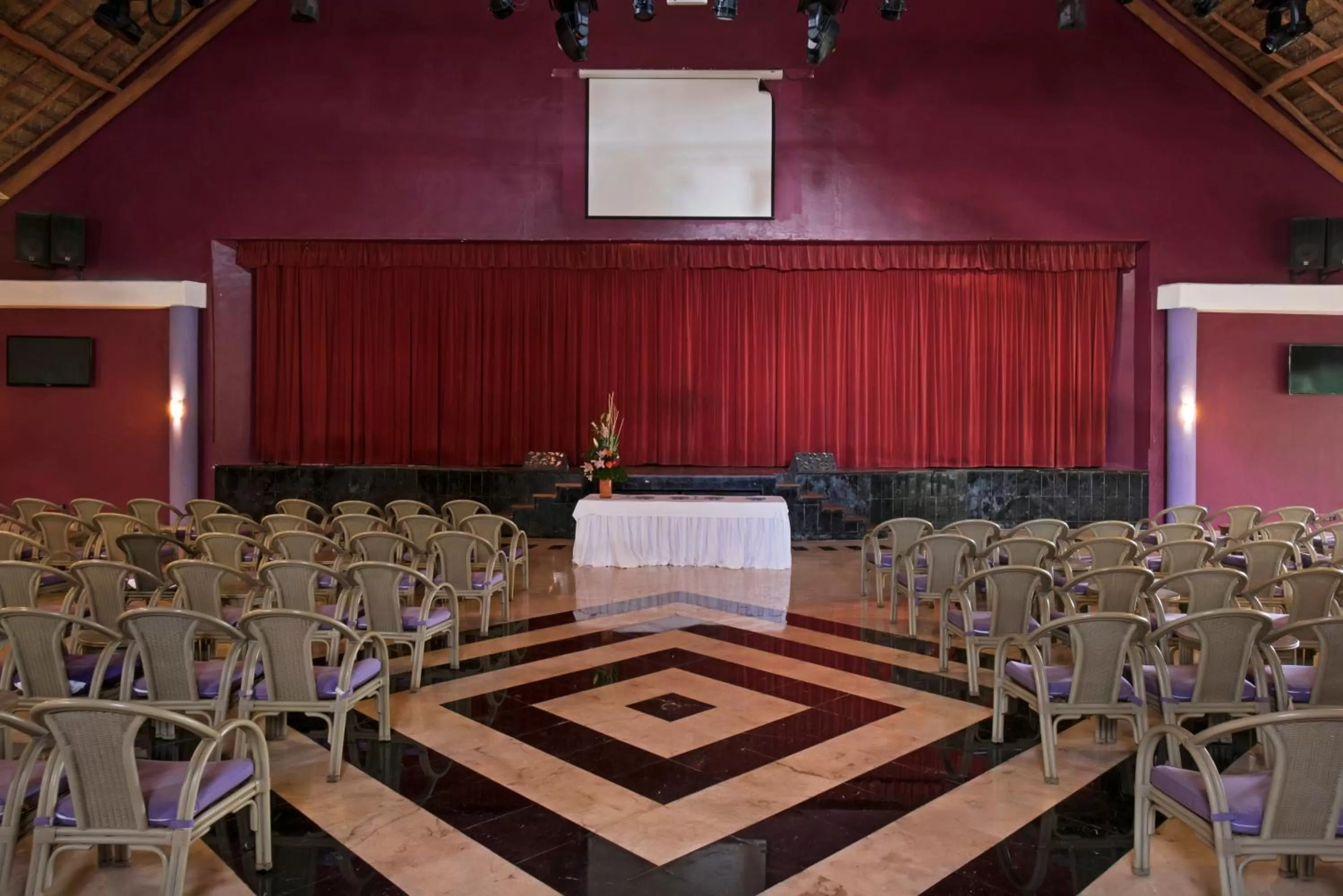 Living room in Iberostar Waves Cozumel - All Inclusive