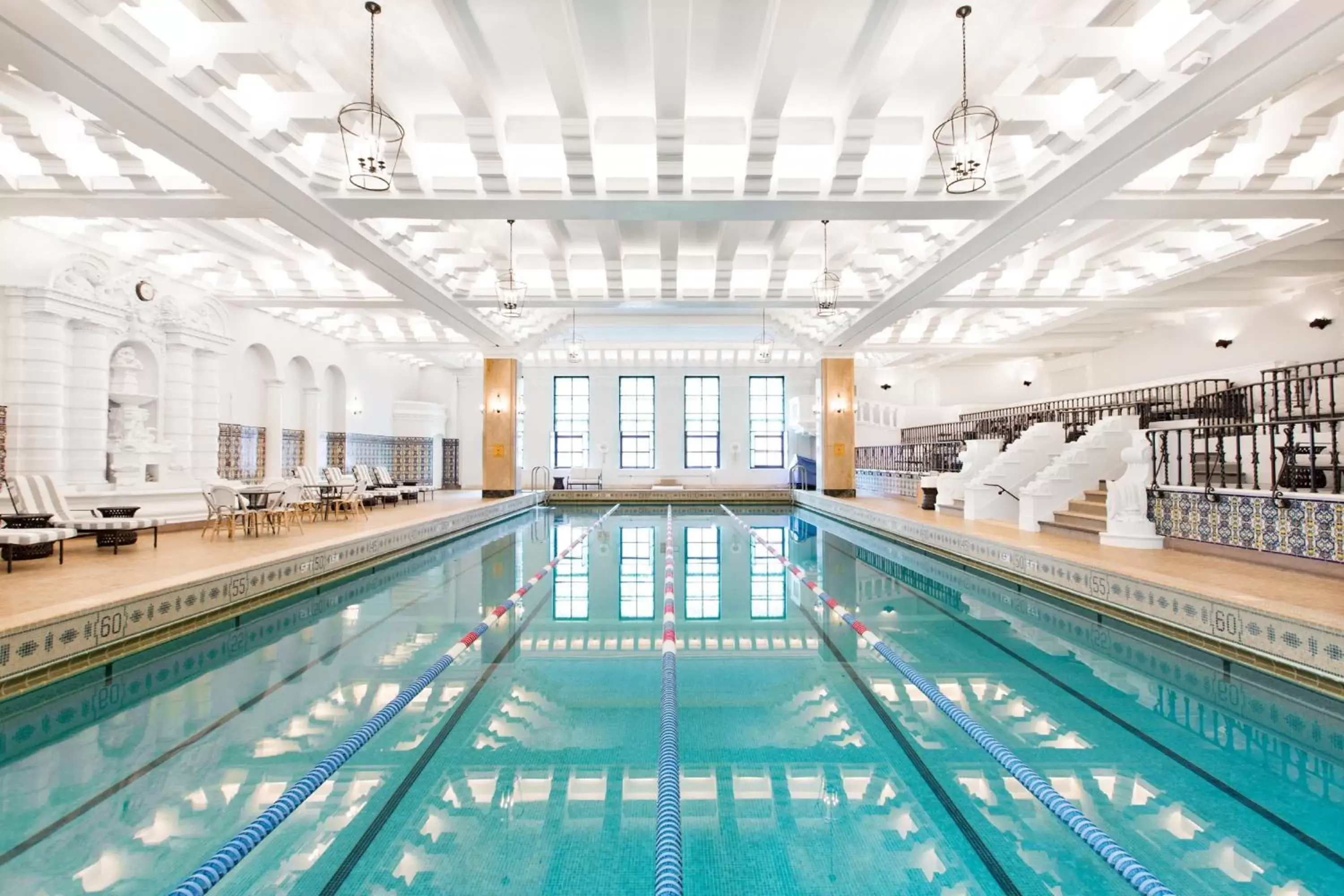 Swimming Pool in InterContinental Chicago Magnificent Mile, an IHG Hotel