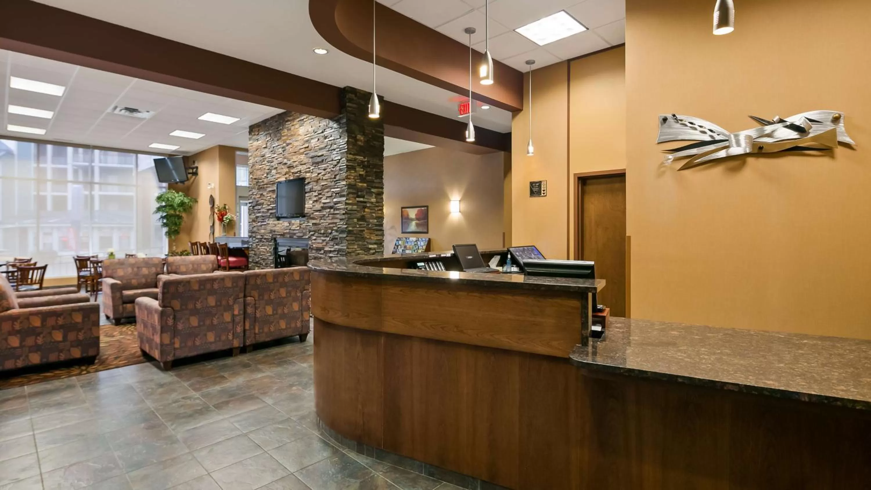 Lobby or reception in Best Western Plus Chateau Inn Sylvan Lake