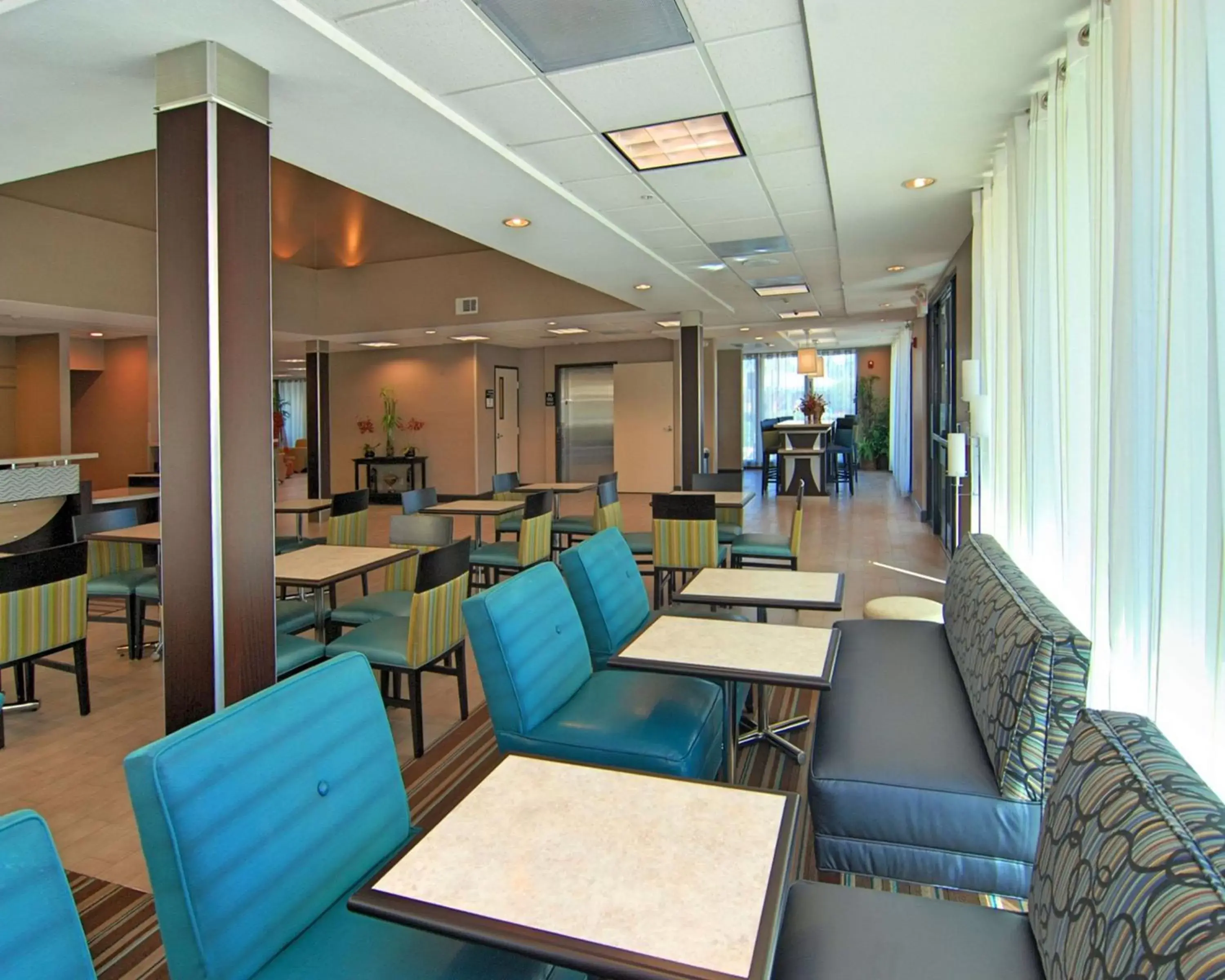 Restaurant/places to eat in Hampton Inn & Suites Mountain View
