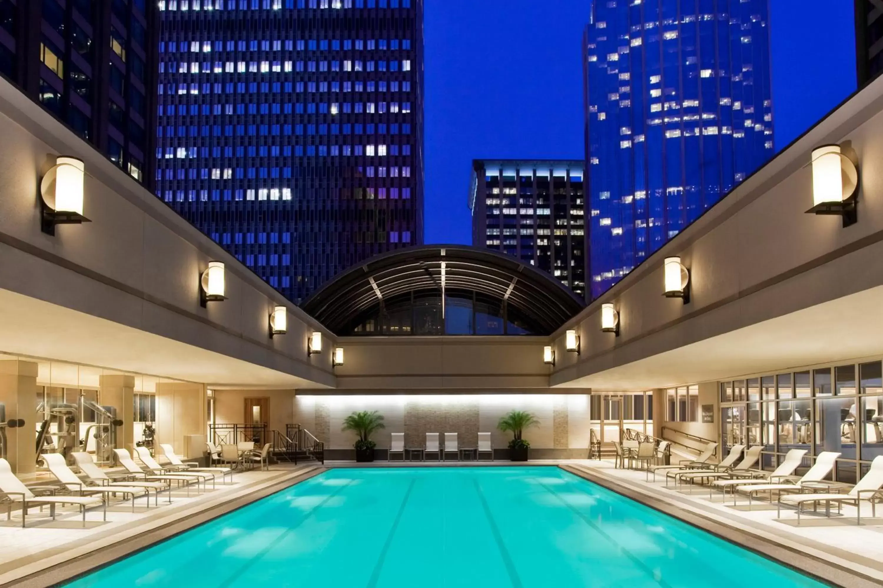 Swimming Pool in Sheraton Boston Hotel
