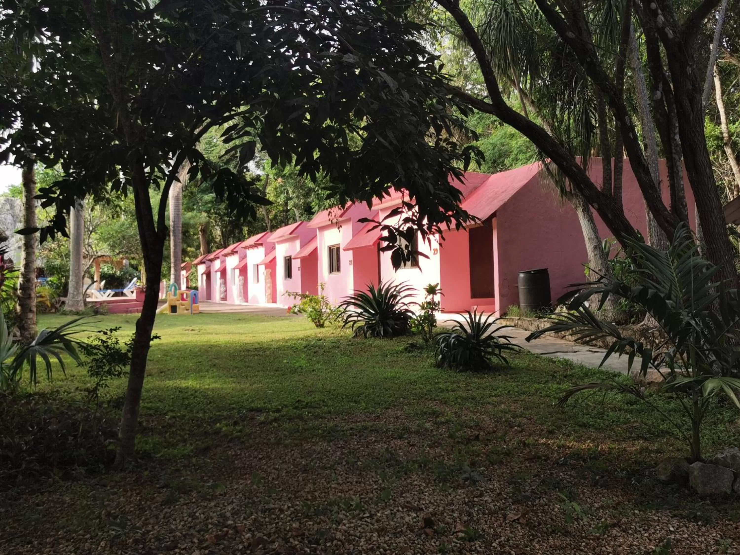 Property building in Hotel Doralba Inn Chichen