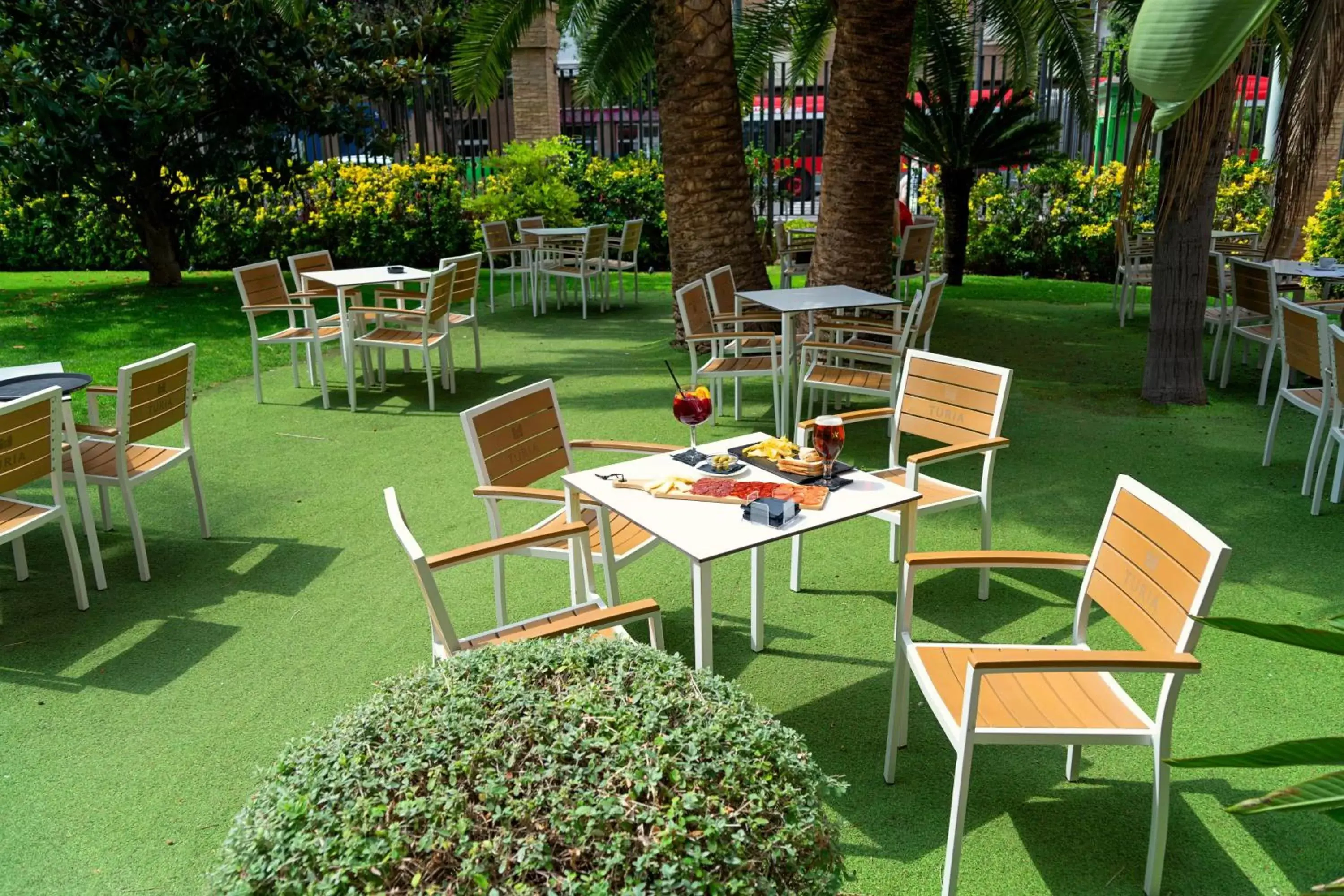 Garden, Restaurant/Places to Eat in DWO Valencia