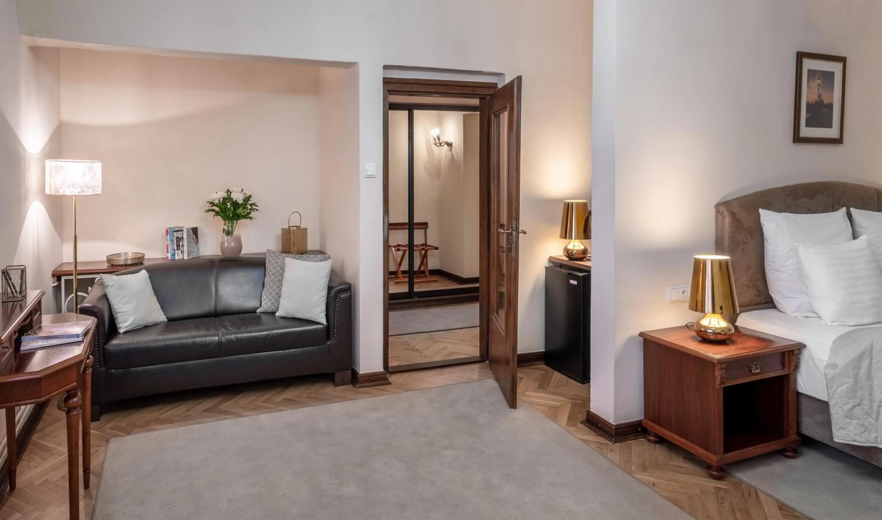 Bed in Aurus by Adrez