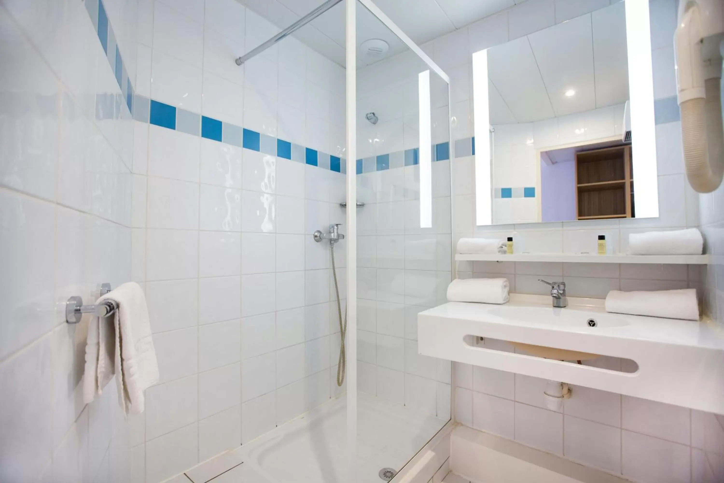 Bathroom in Hotel Club Le Plein Sud Vacances Bleues