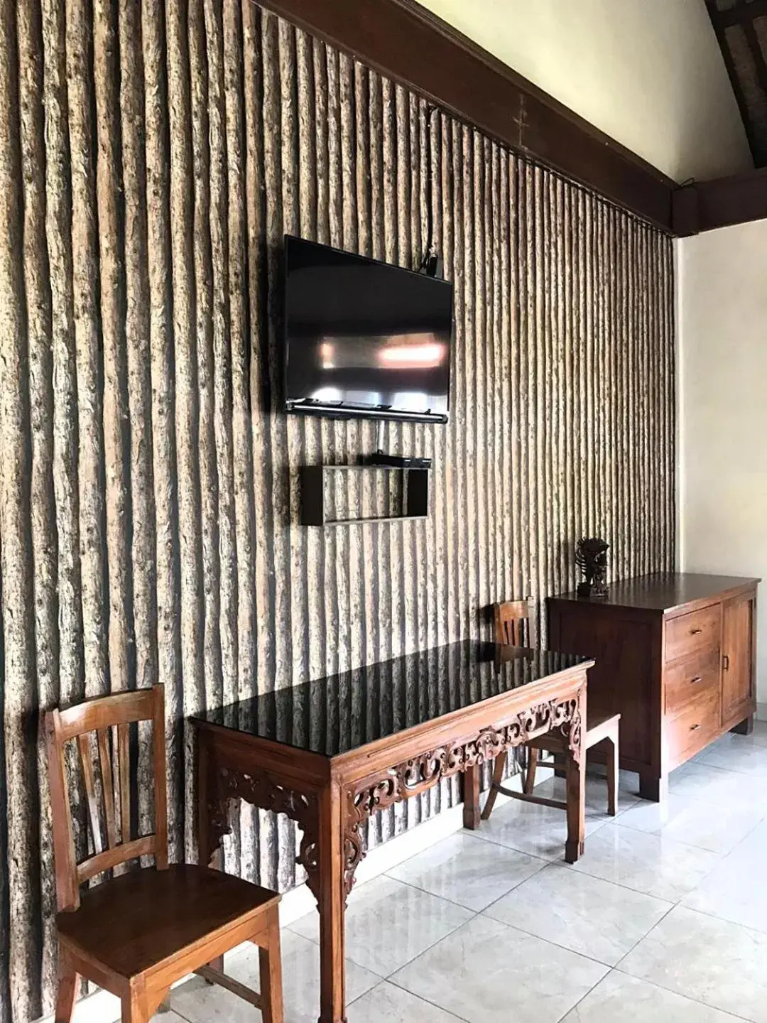 Bedroom, TV/Entertainment Center in Pande Permai Bungalows