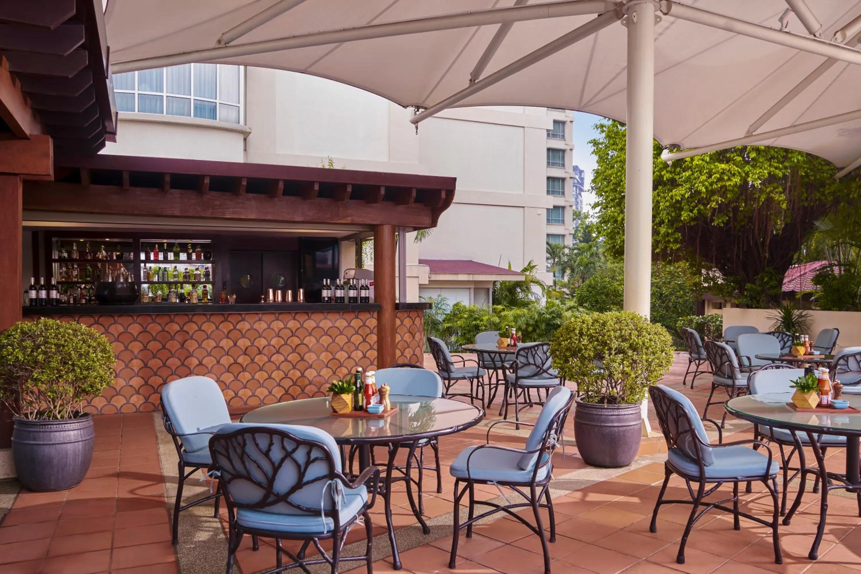 Food and drinks in New World Saigon Hotel