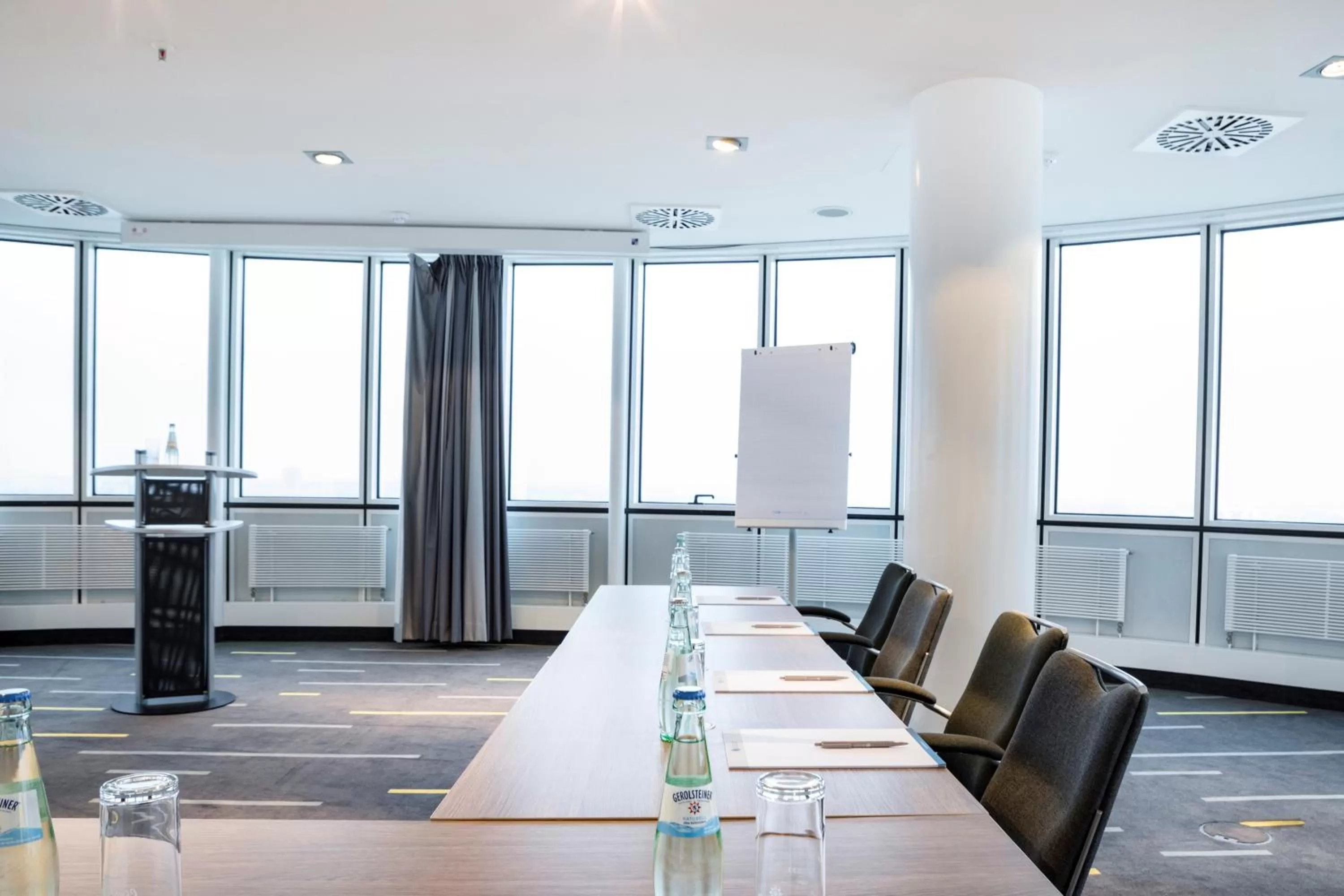 Business facilities in Select Hotel Berlin Spiegelturm