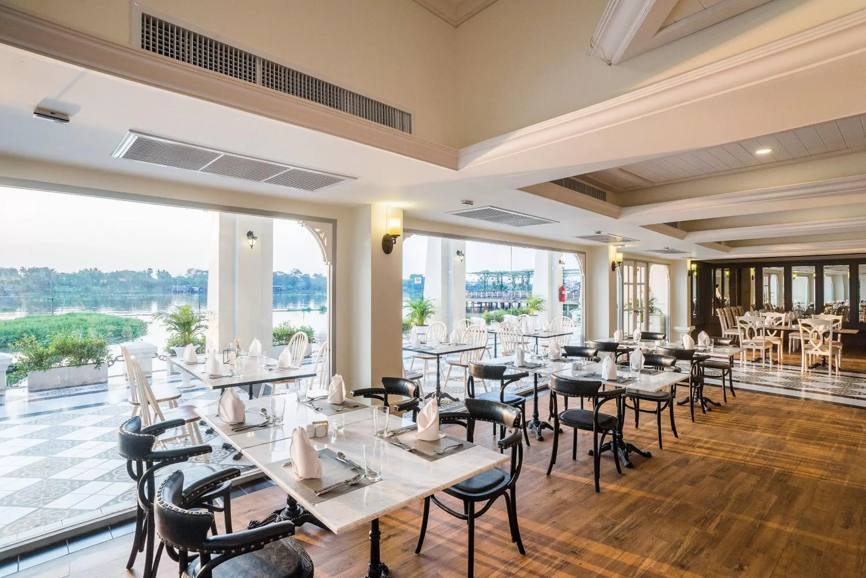 Restaurant/places to eat in Kalanan Riverside Resort Restaurant/places to eat in Kalanan Riverside Resort