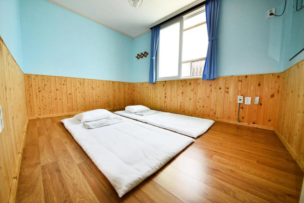 Bedroom, Bed in Gyeongju Namu Guesthouse