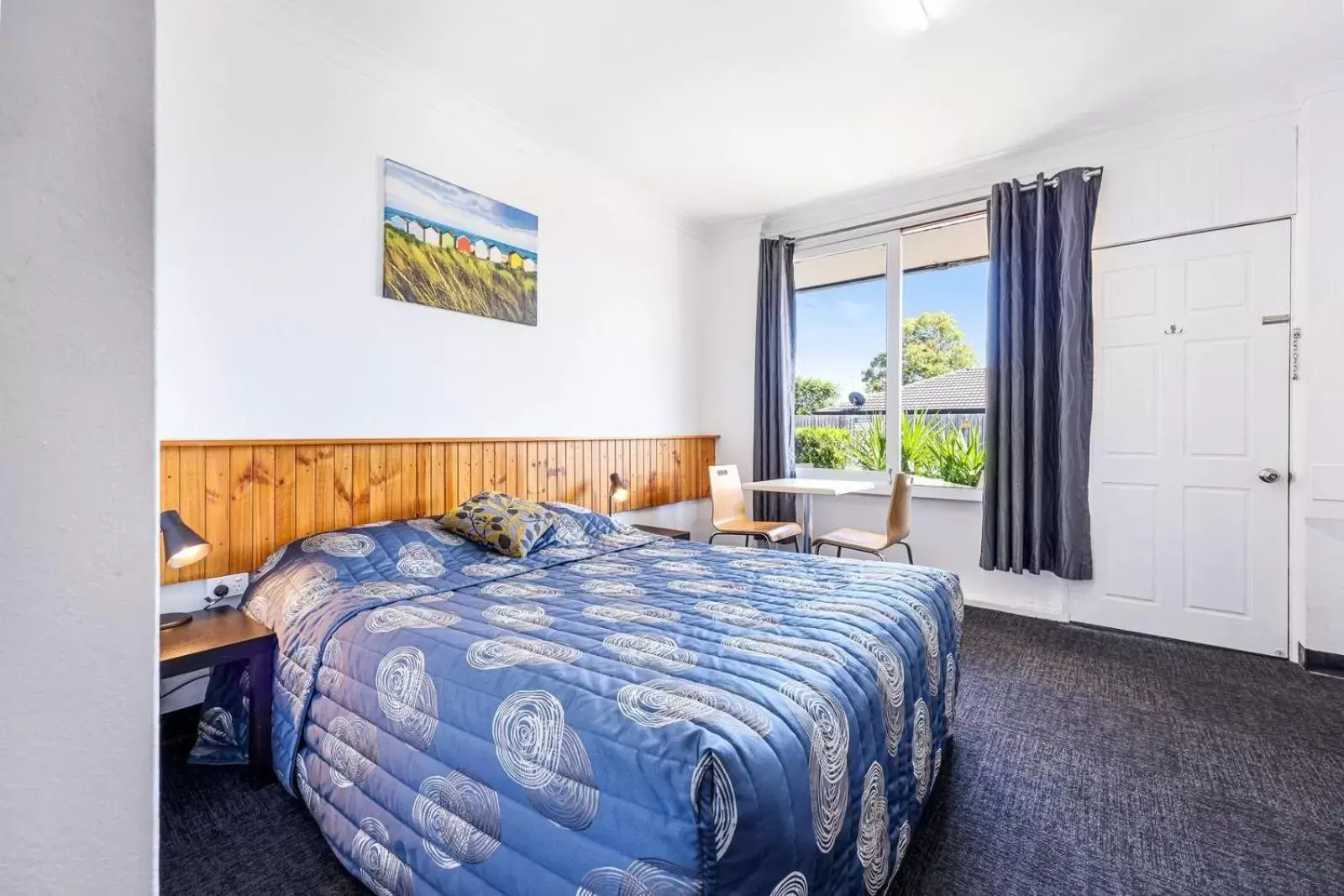 Photo of the whole room, Bed in Tamworth Budget Motel