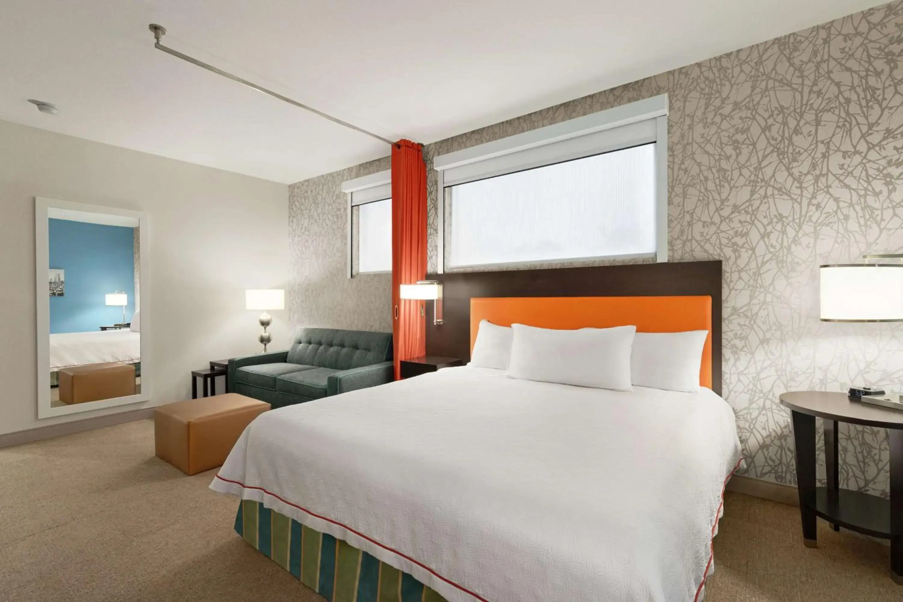 Living room, Bed in Home2 Suites by Hilton Austin/Cedar Park
